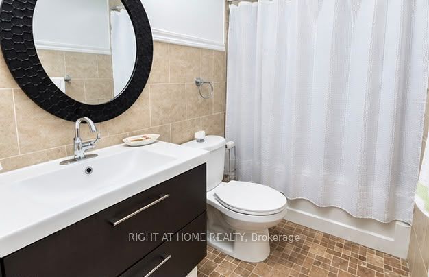 14 Thornton Avenue Main Floor Property Photo 5