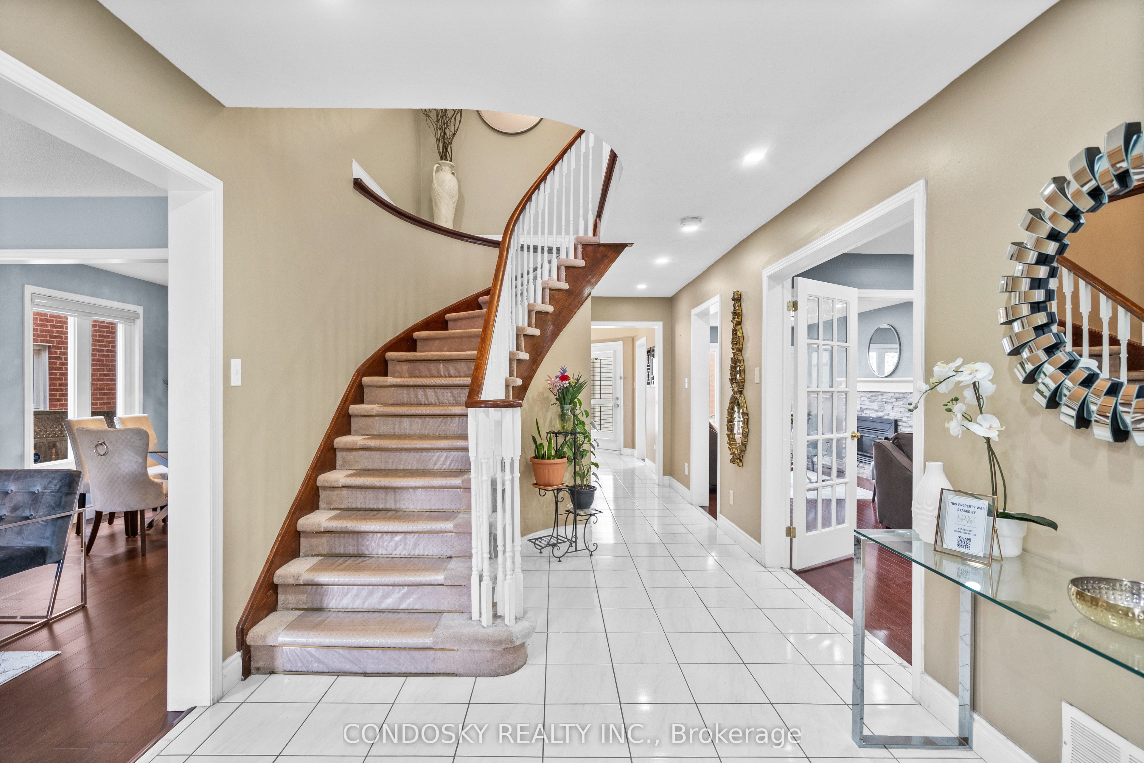 6182 Duford Drive Property Photo 2