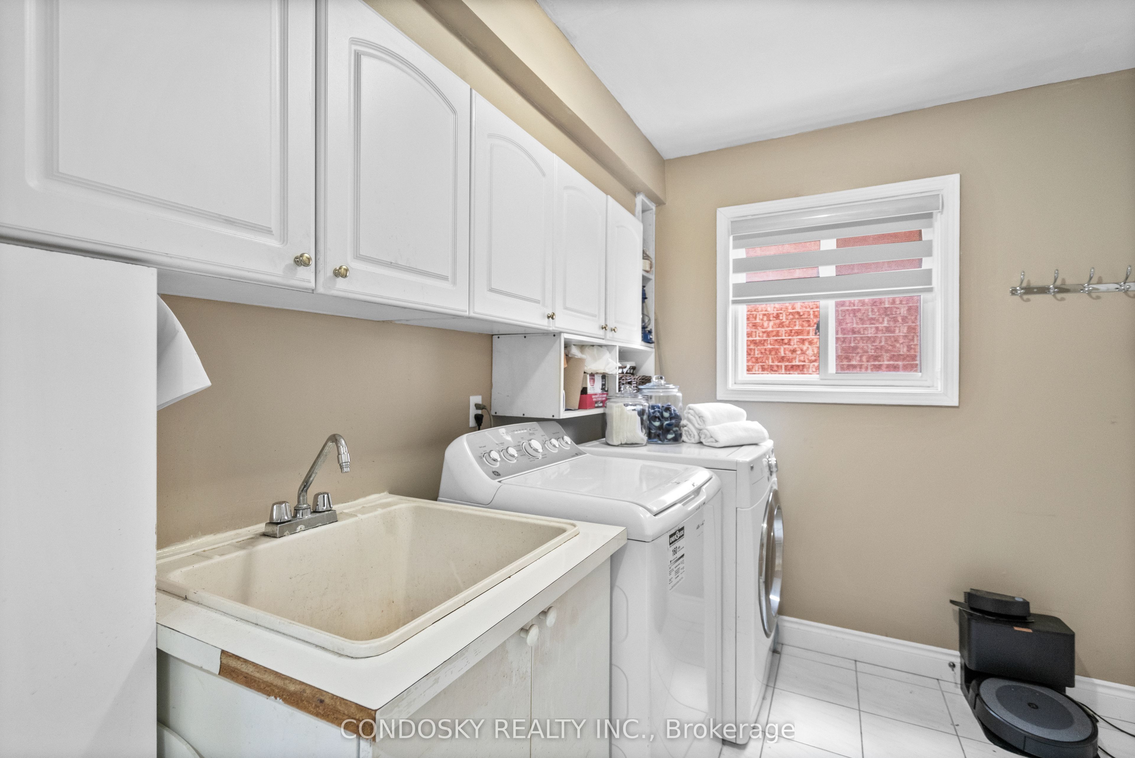 6182 Duford Drive Property Photo 18