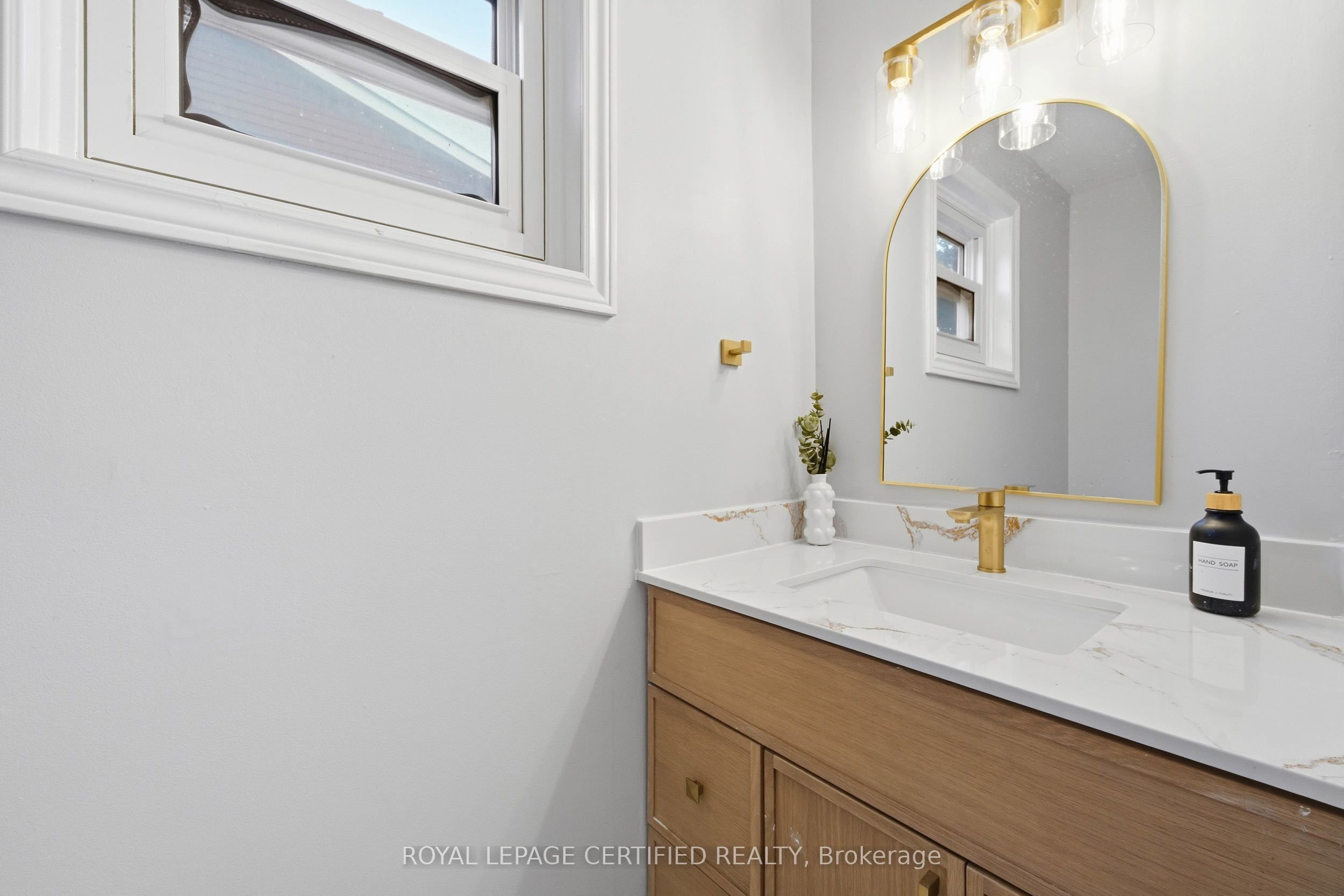 134 Hansen Road N Property Photo 11