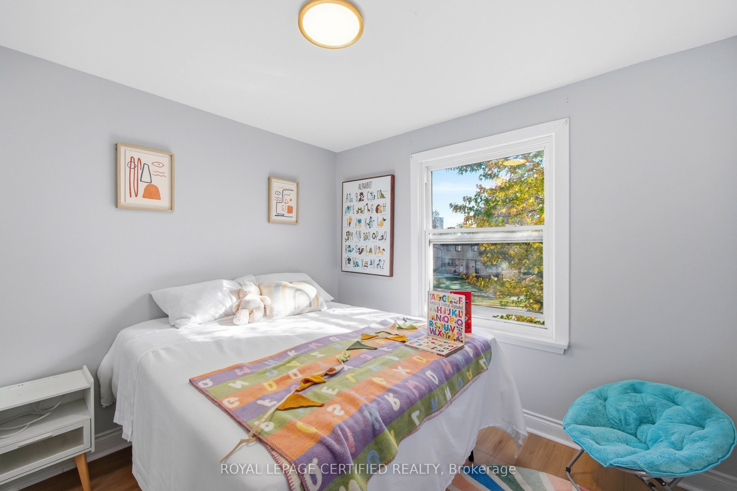 134 Hansen Road N Property Photo 14
