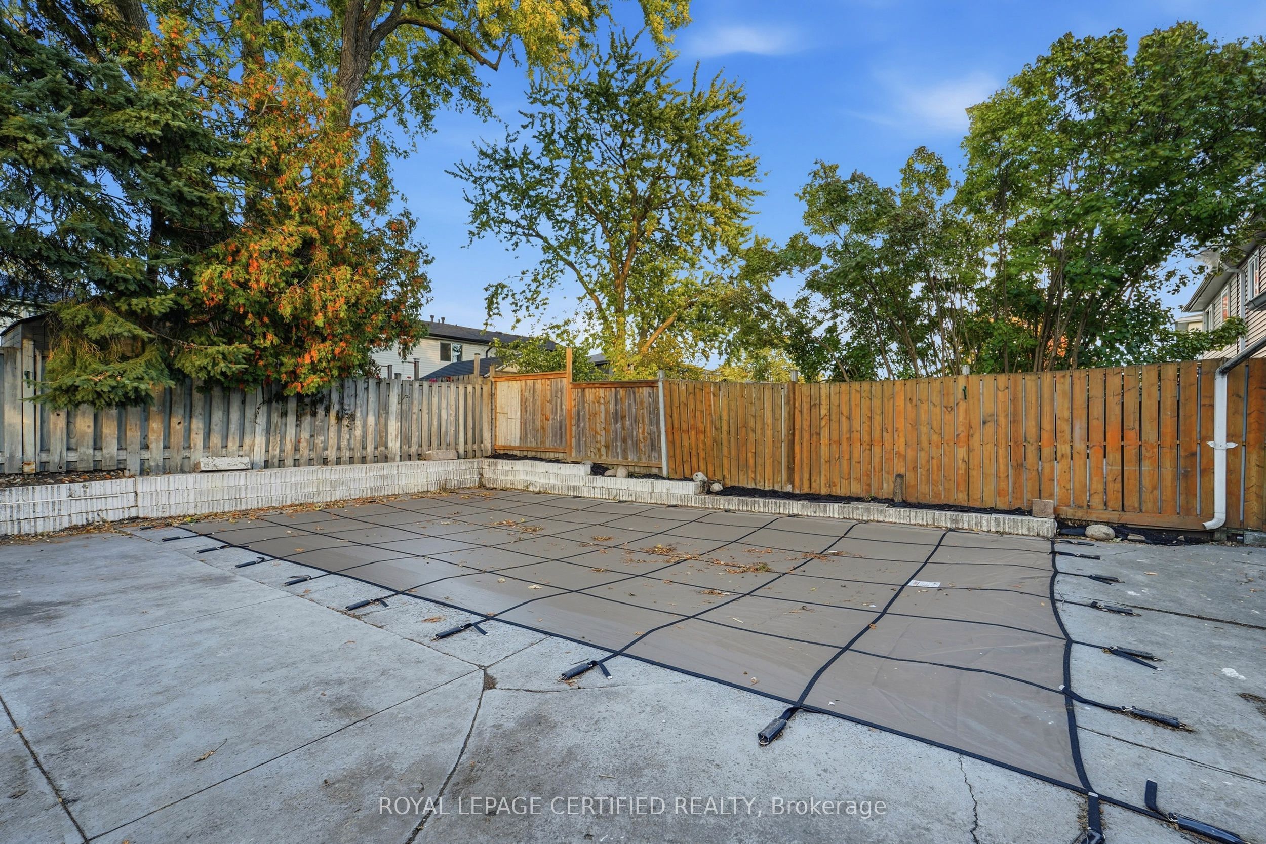 134 Hansen Road N Property Photo 27