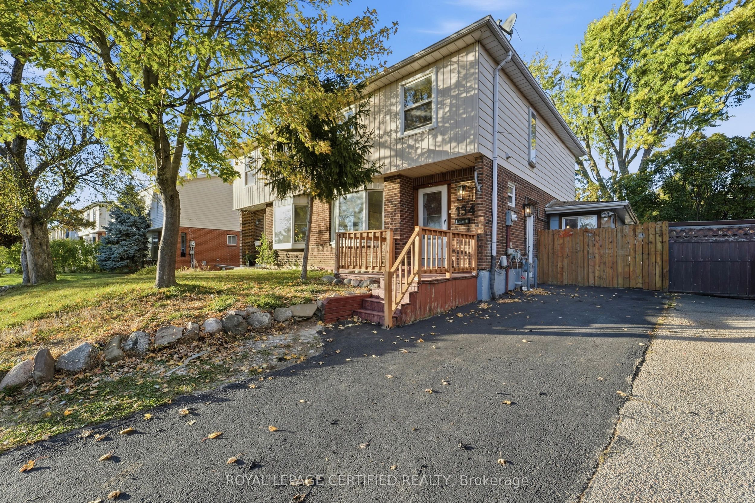 134 Hansen Road N Property Photo 35