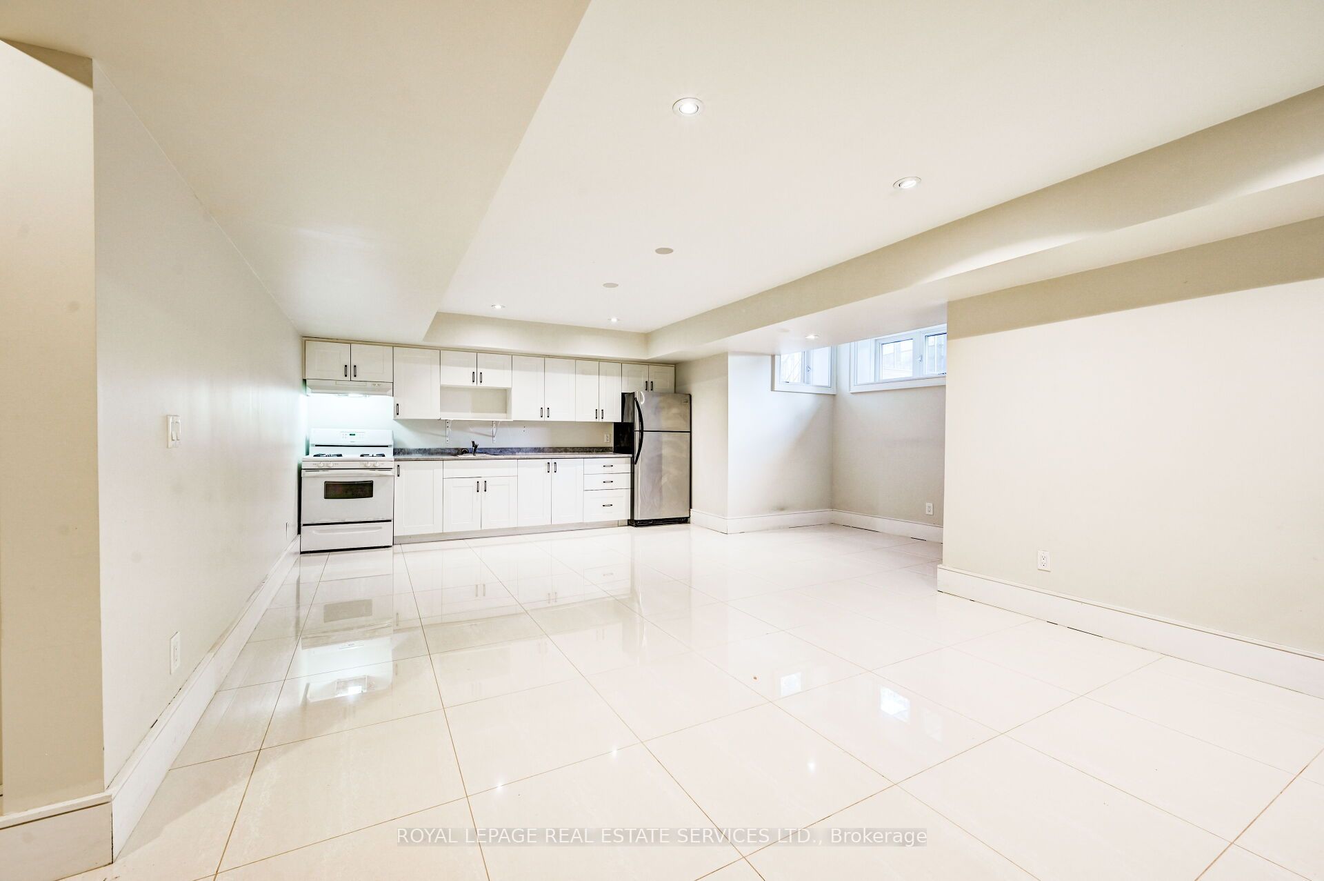 63 Burrows Avenue L Property Photo 3