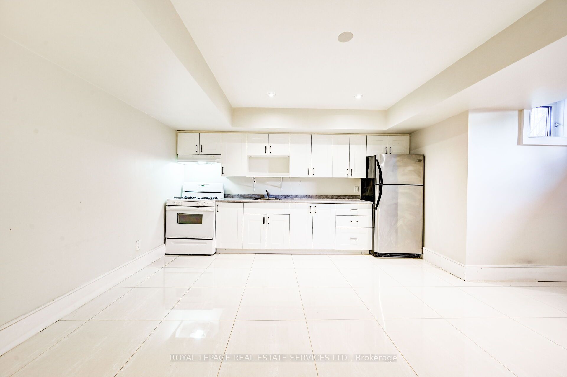 63 Burrows Avenue L Property Photo 5