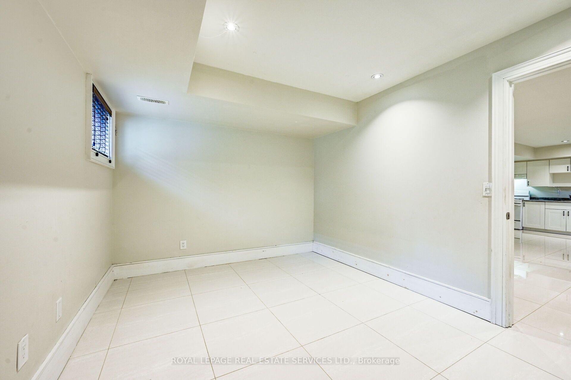 63 Burrows Avenue L Property Photo 21