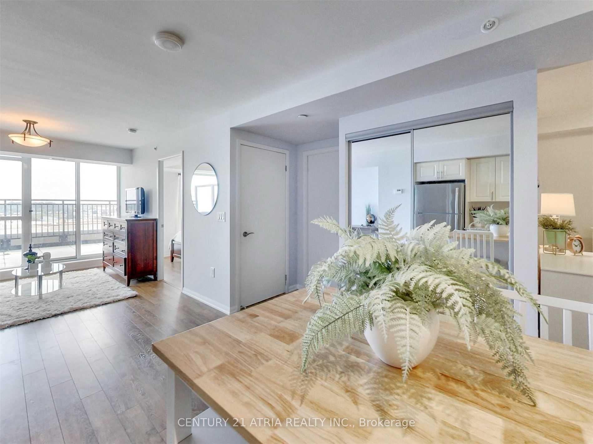 3091 Dufferin Street 702 Property Photo 4
