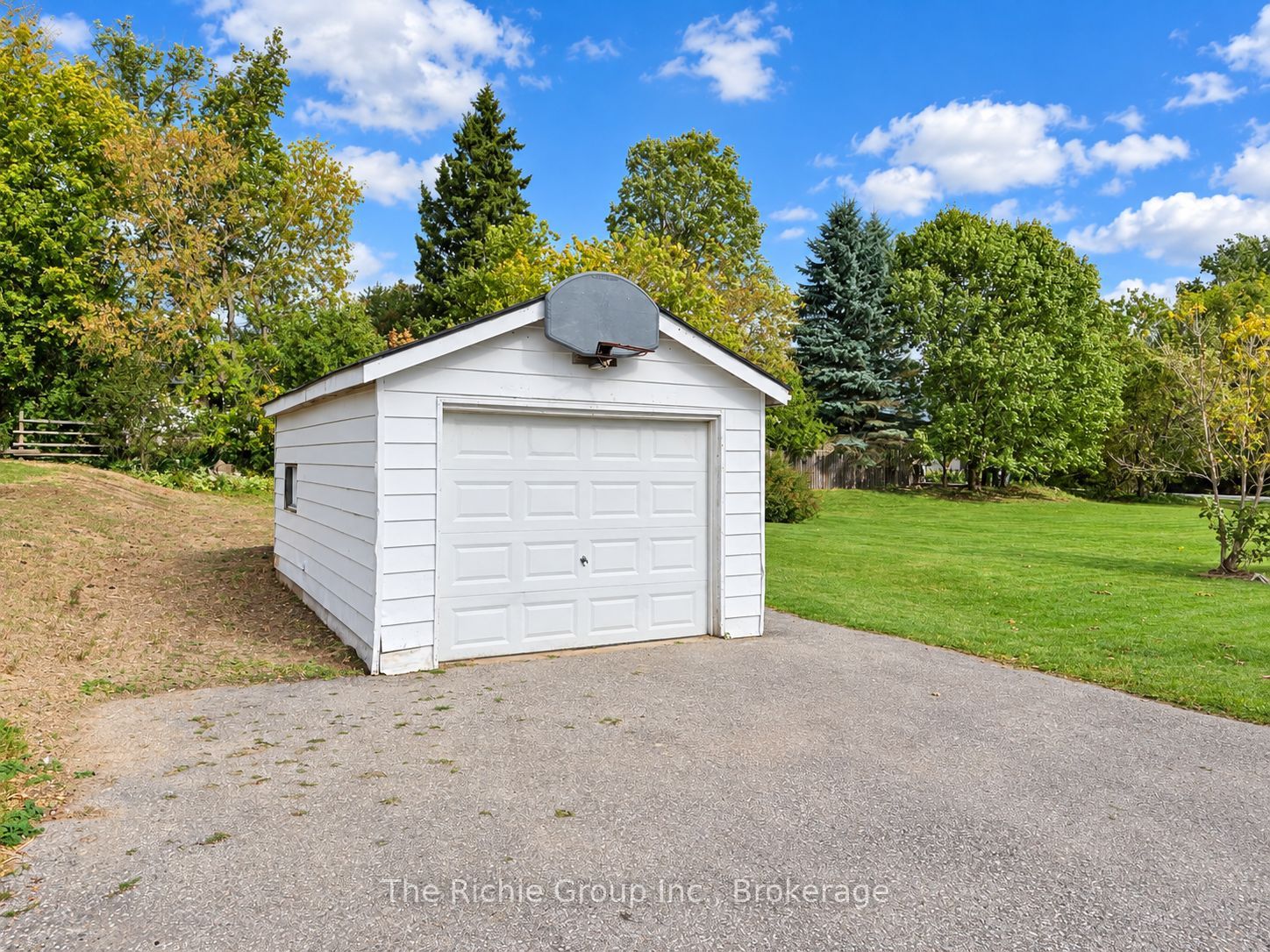 19799 Airport Road Property Photo 3