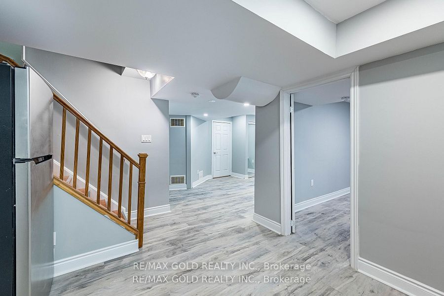 84 Crown Victoria Drive (bsmt) Property Photo 7