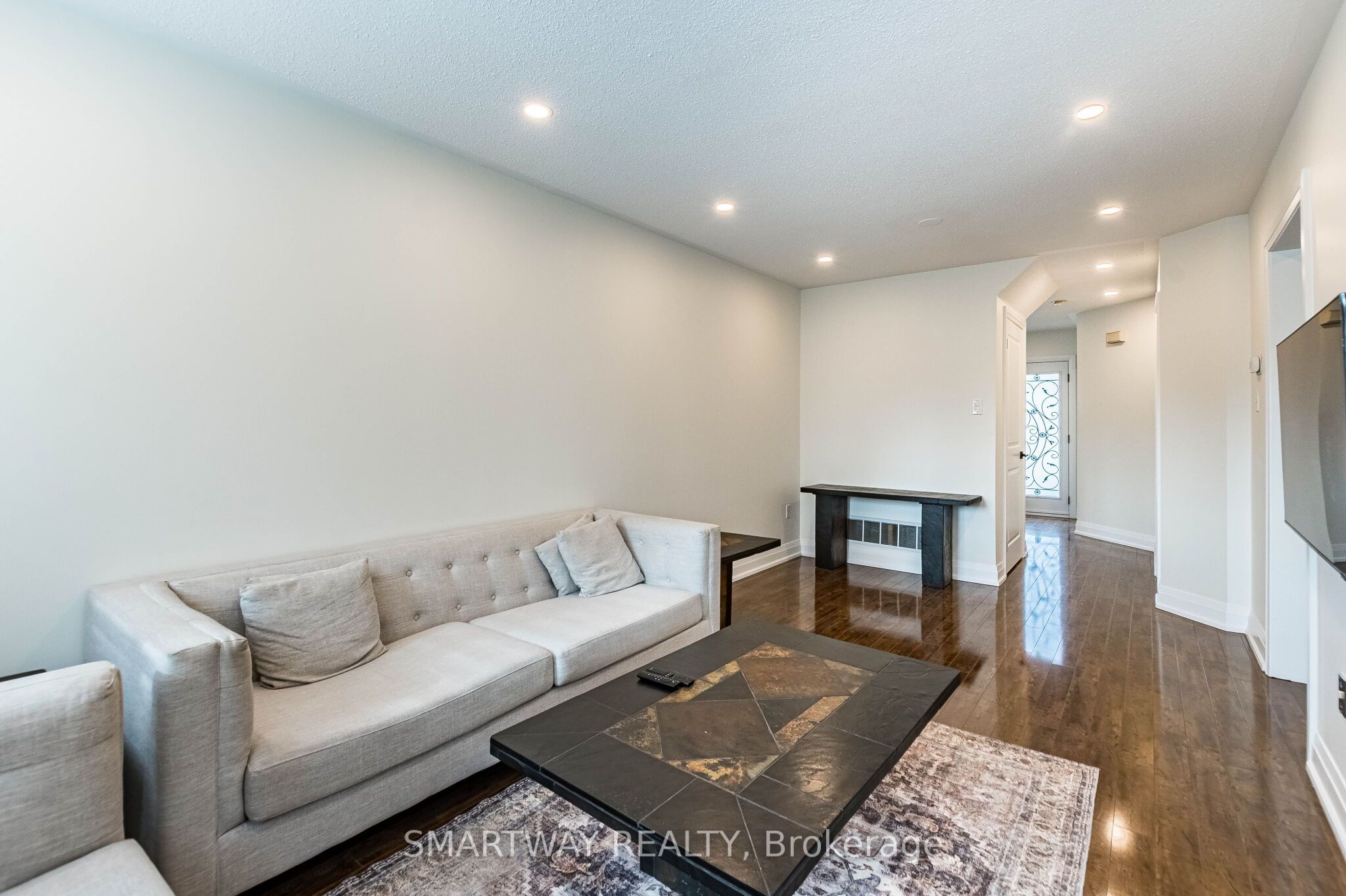 94 Goldenlight Circle Property Photo 13