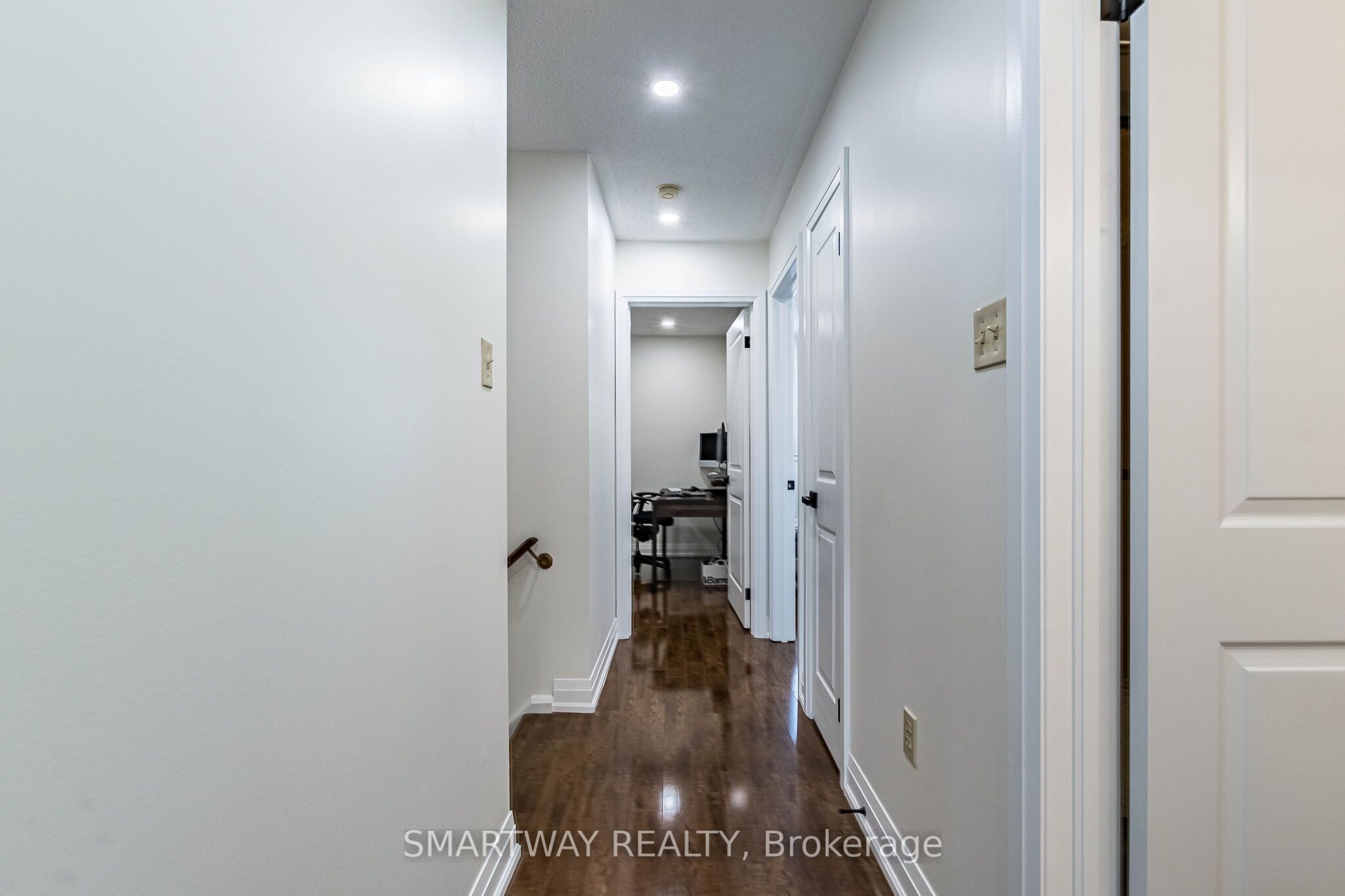 94 Goldenlight Circle Property Photo 24