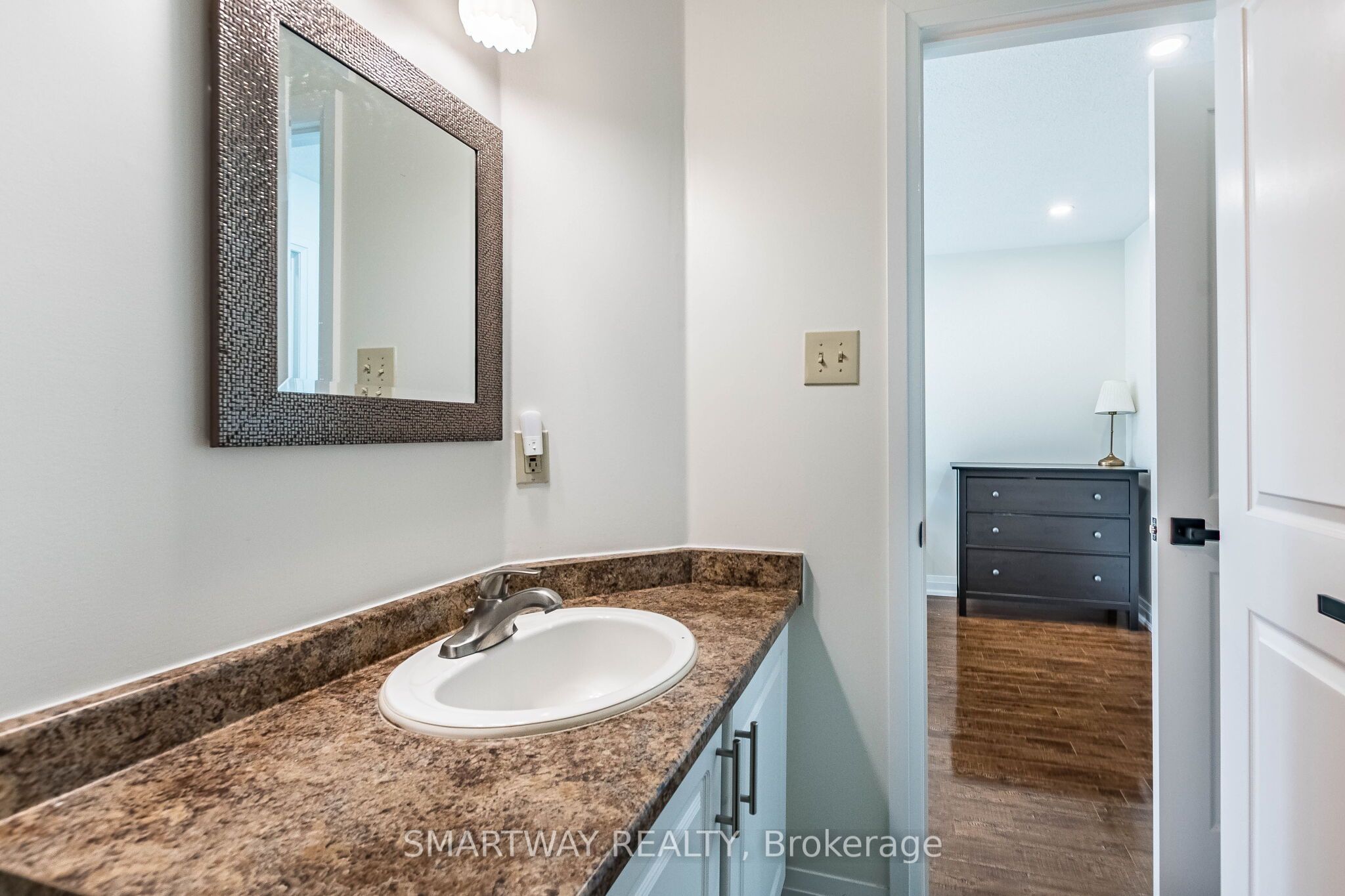 94 Goldenlight Circle Property Photo 33
