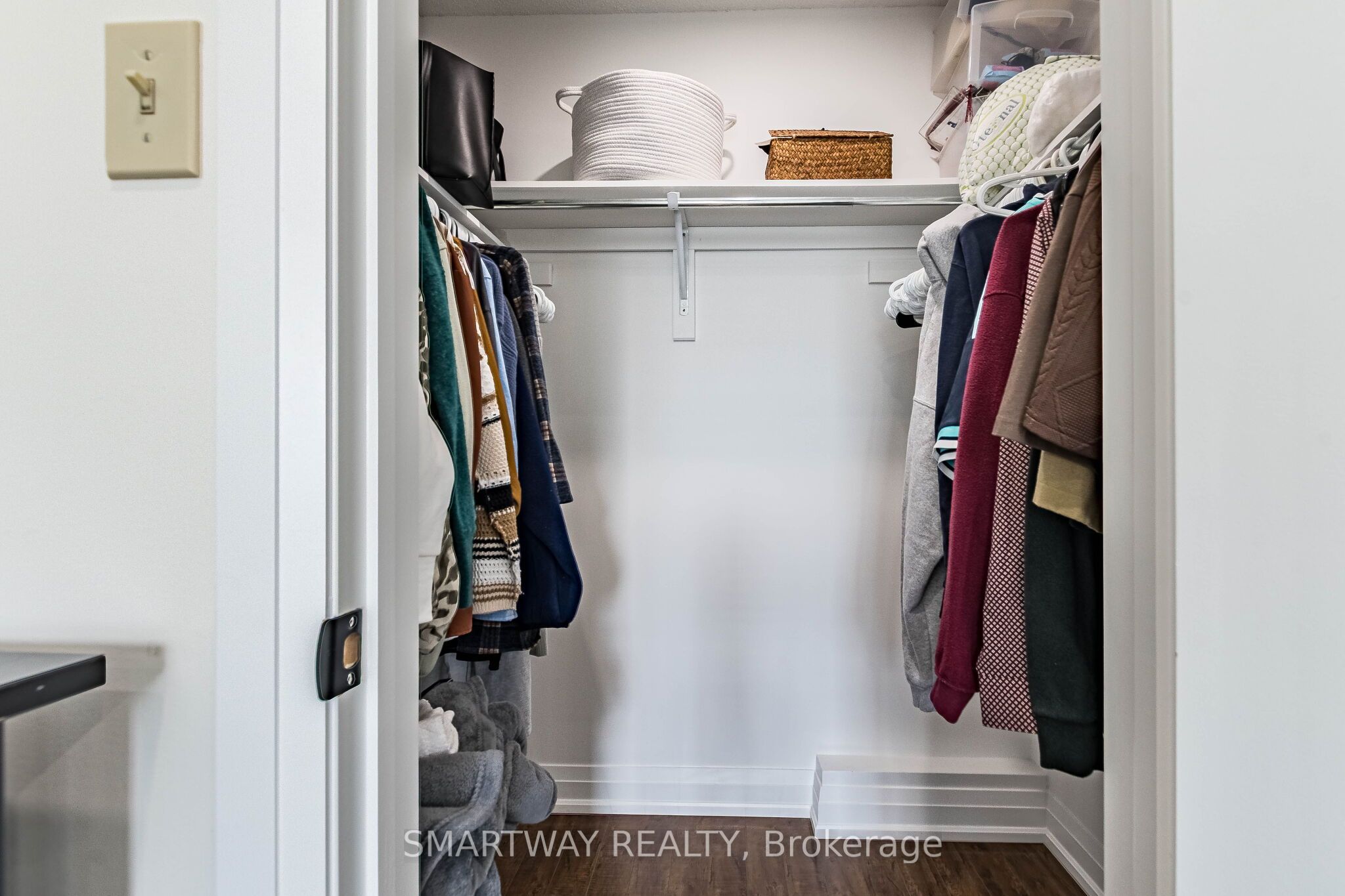 94 Goldenlight Circle Property Photo 34
