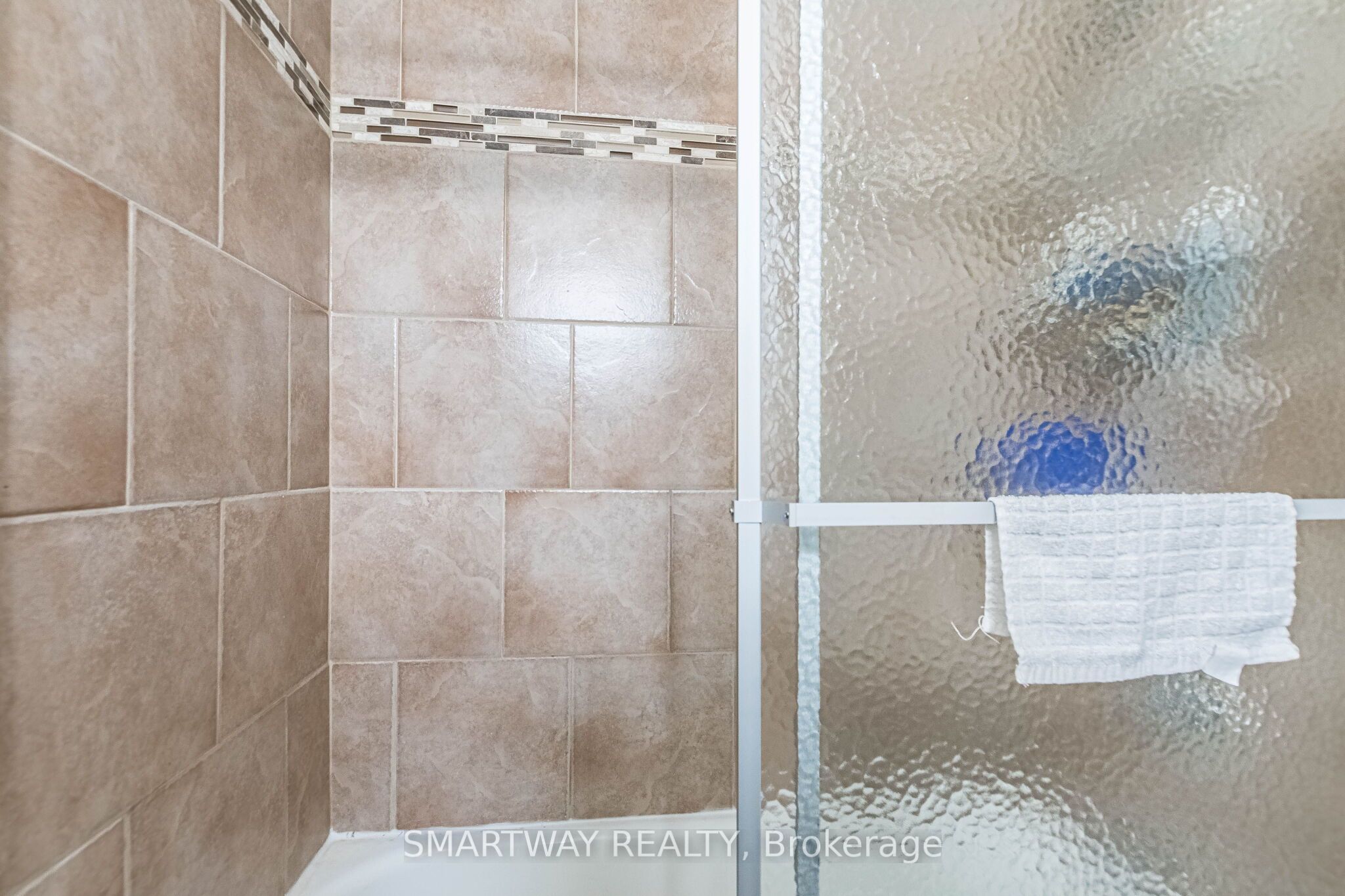 94 Goldenlight Circle Property Photo 38