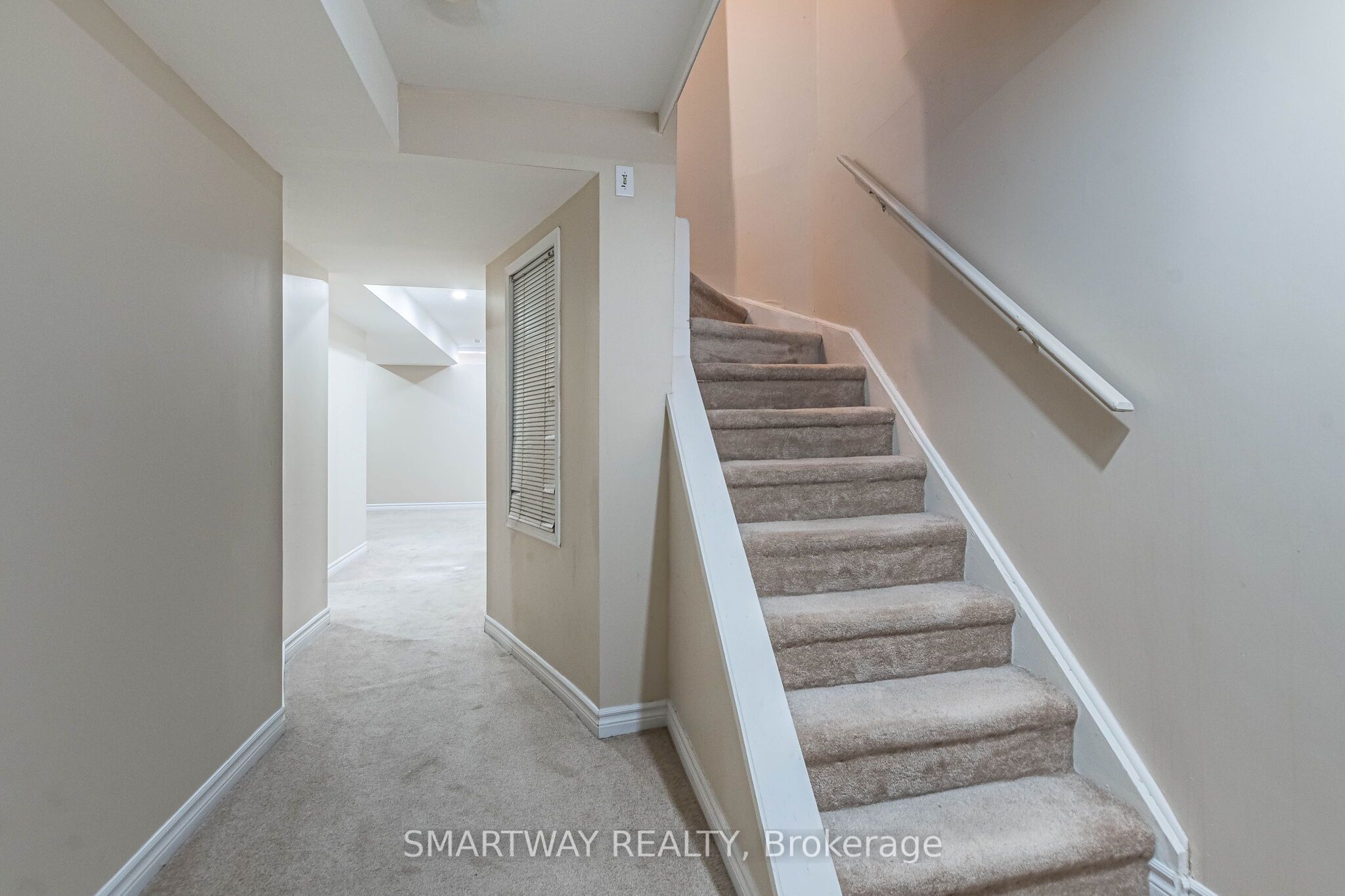 94 Goldenlight Circle Property Photo 39