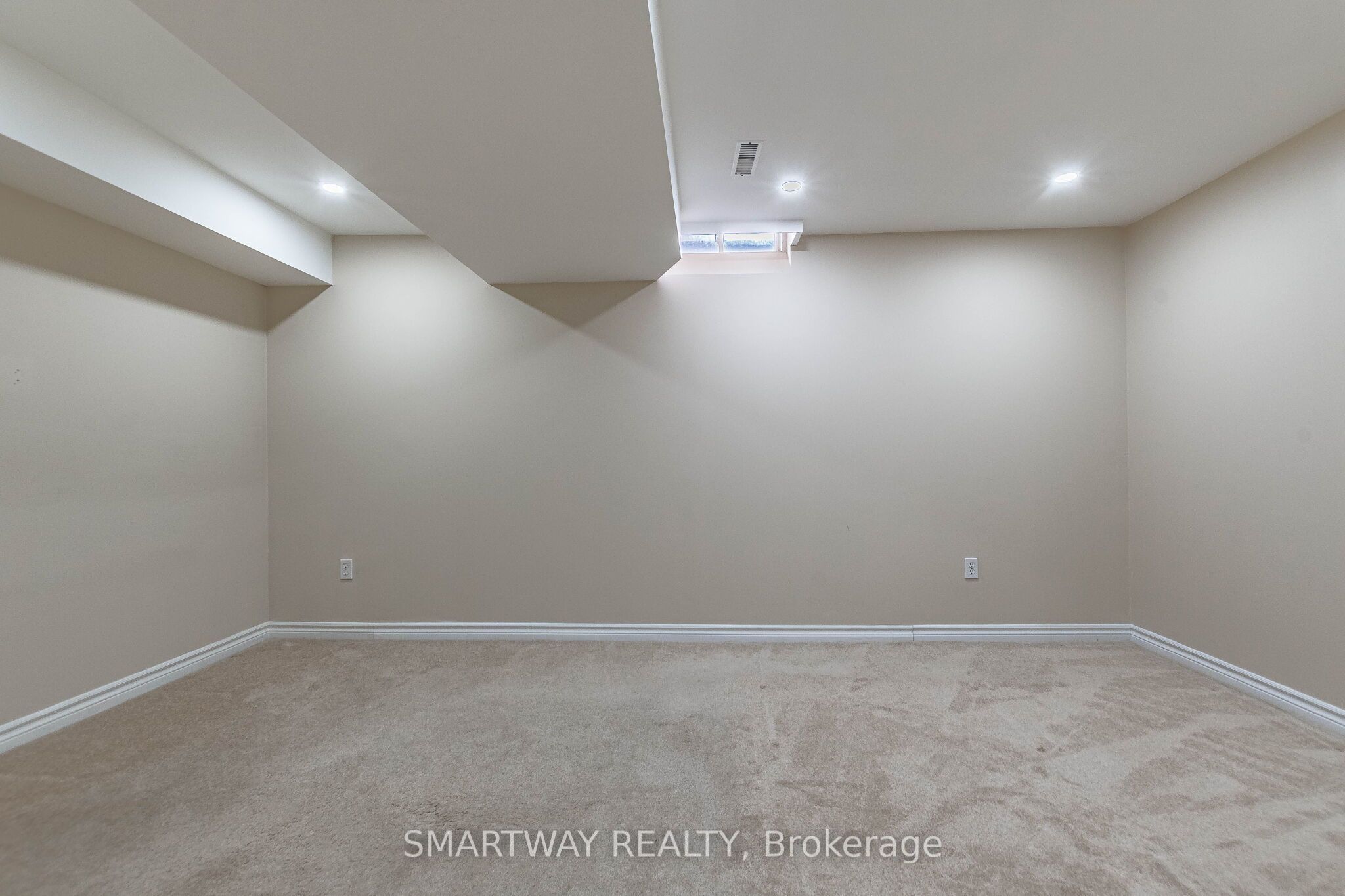 94 Goldenlight Circle Property Photo 40