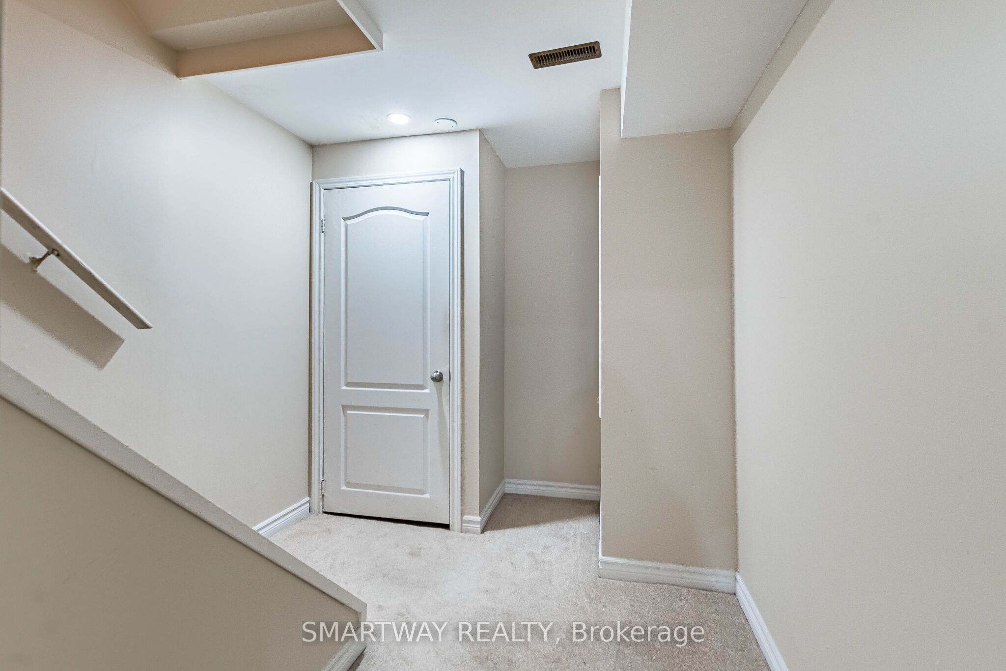 94 Goldenlight Circle Property Photo 46