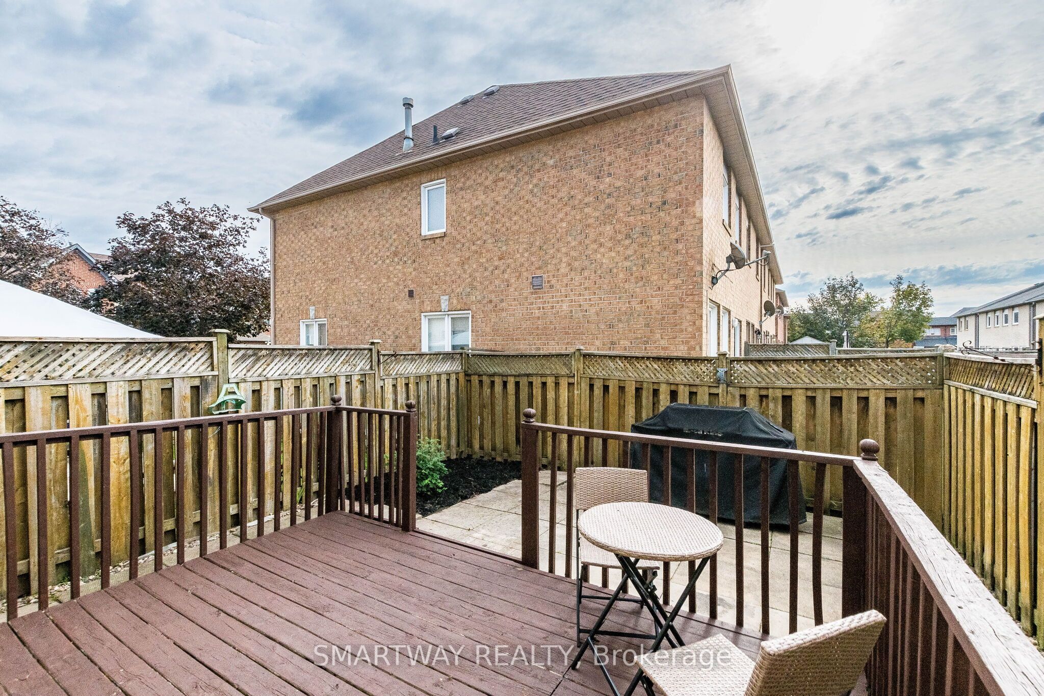 94 Goldenlight Circle Property Photo 47