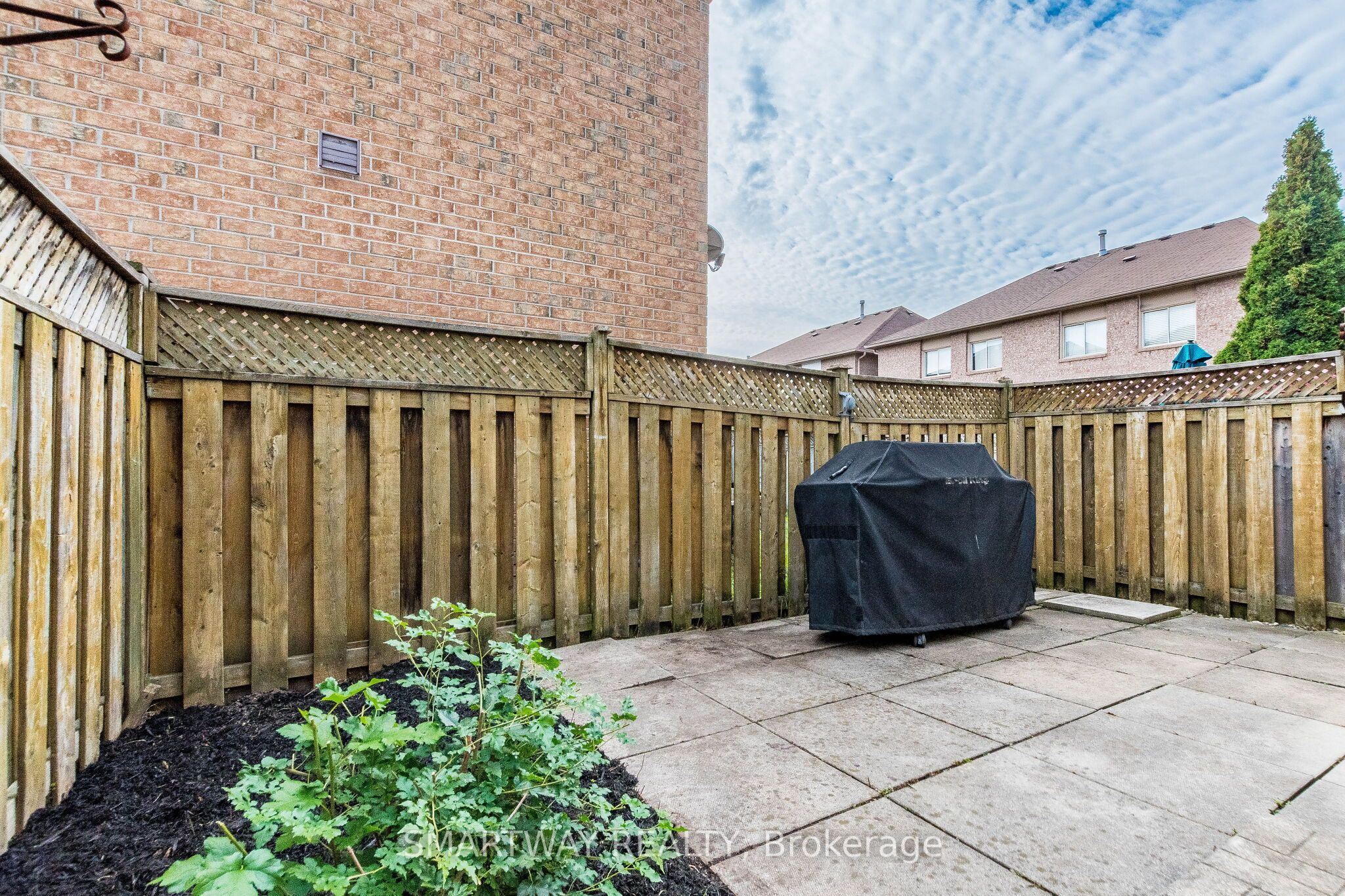 94 Goldenlight Circle Property Photo 49