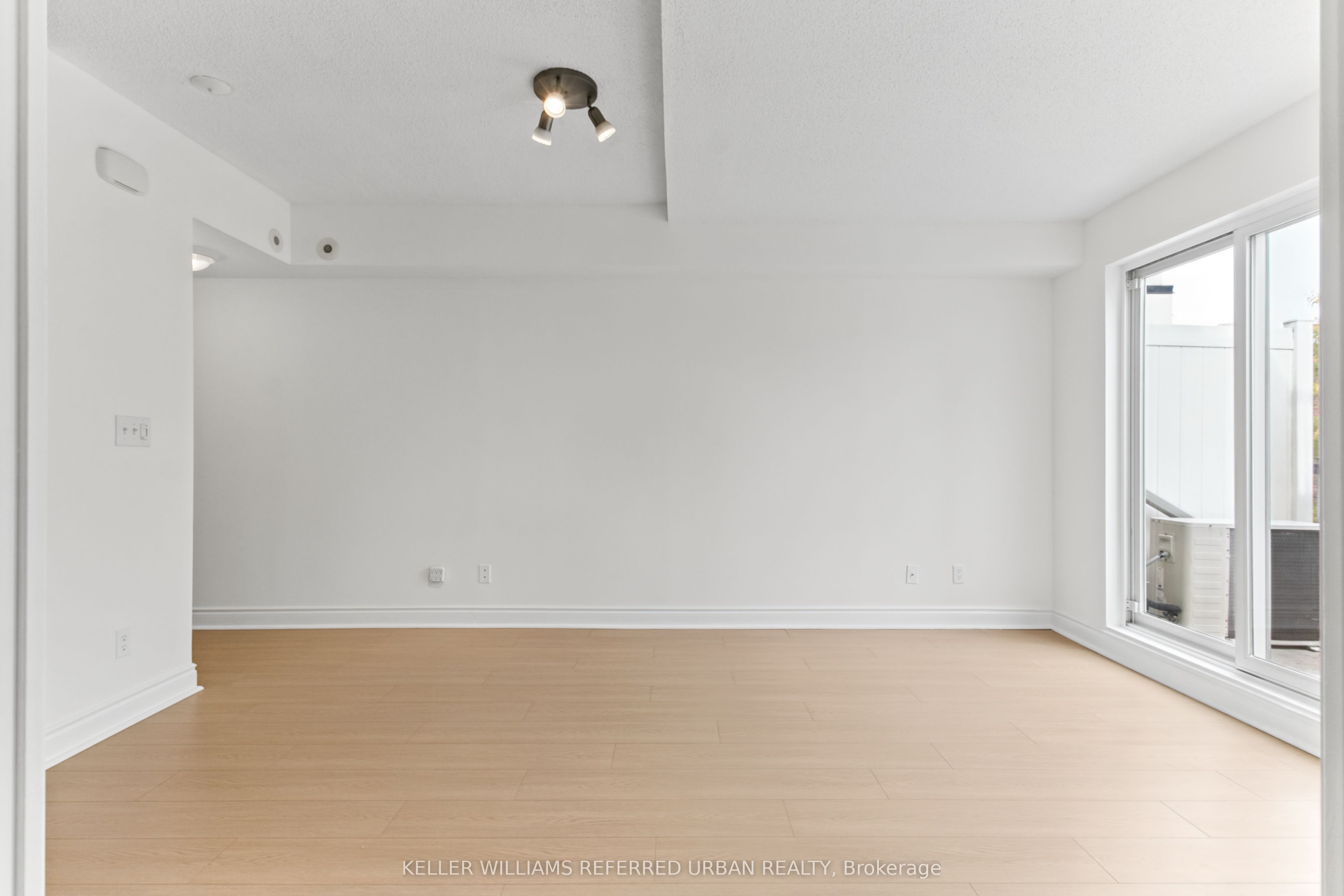 3035 Finch Avenue W 2016 Property Photo 10