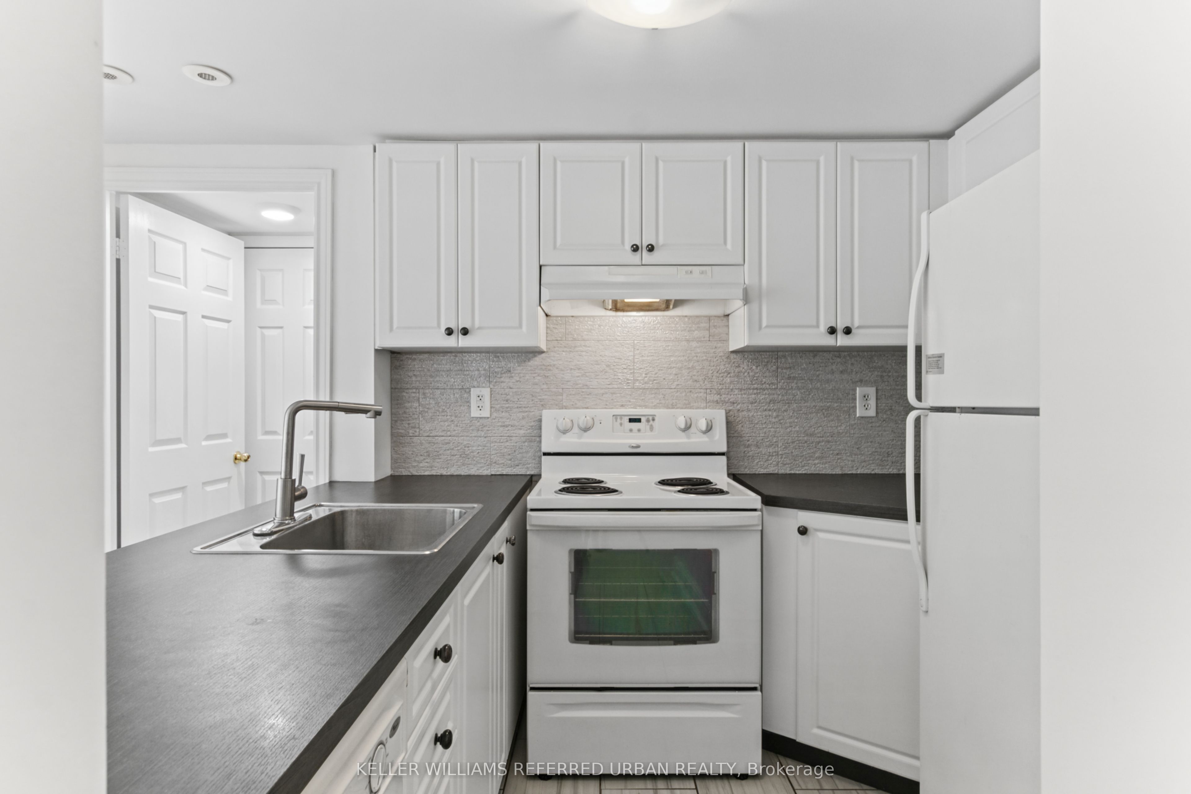 3035 Finch Avenue W 2016 Property Photo 11