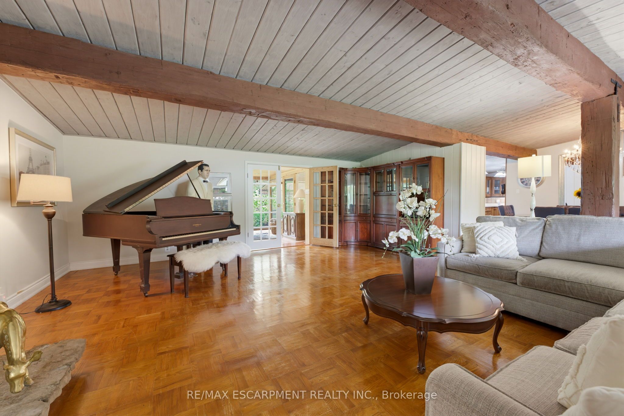 1316 Nevarc Drive Property Photo 8