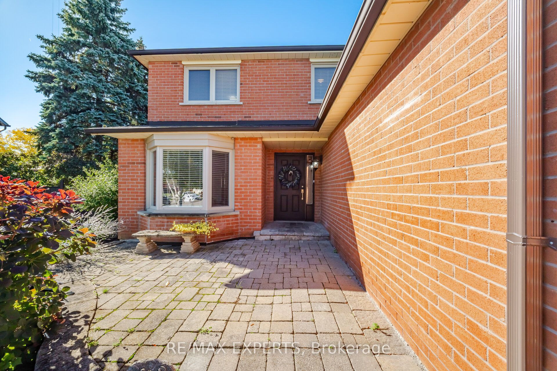 98 De Rose Avenue Property Photo 3