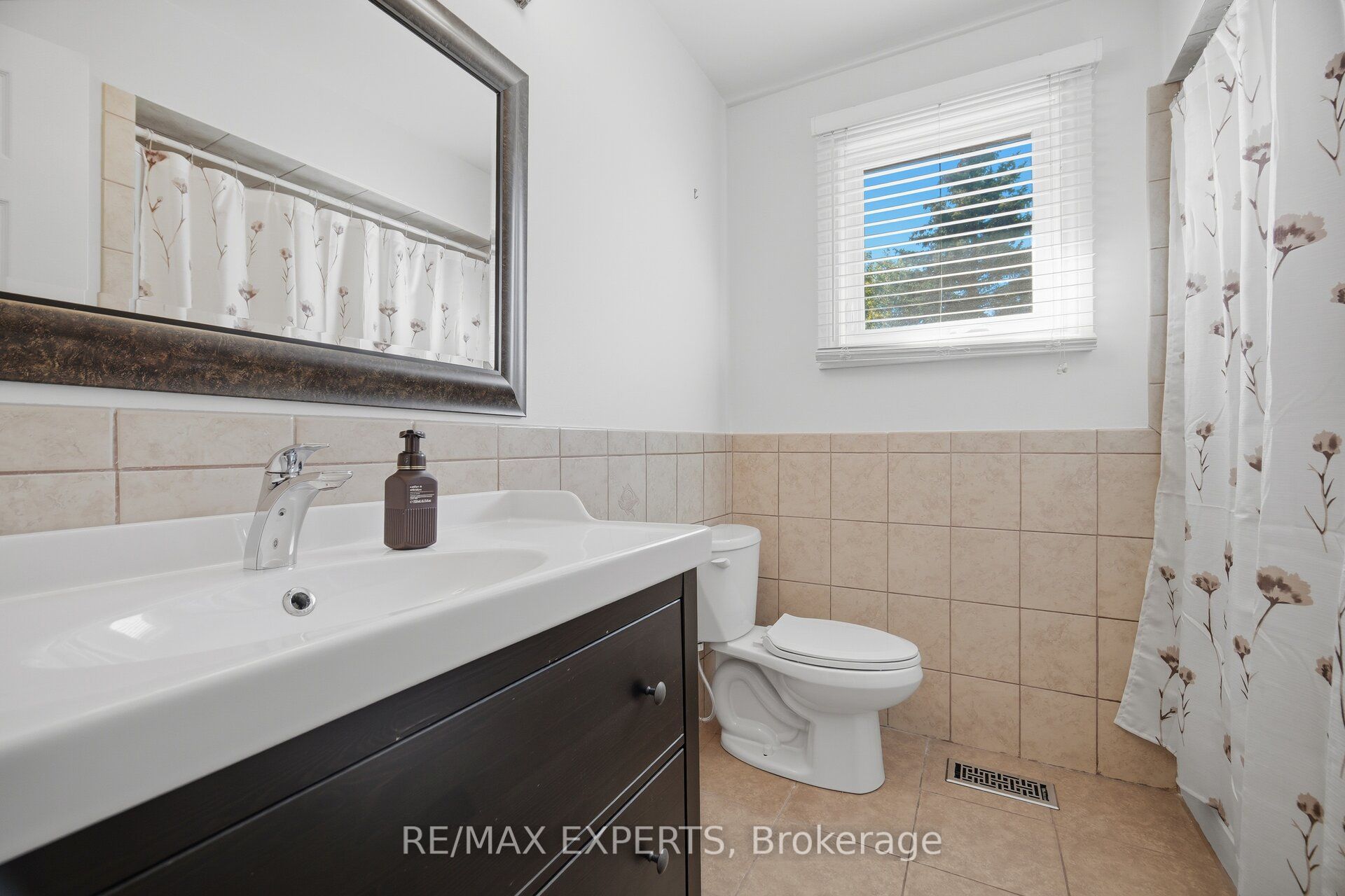 98 De Rose Avenue Property Photo 38