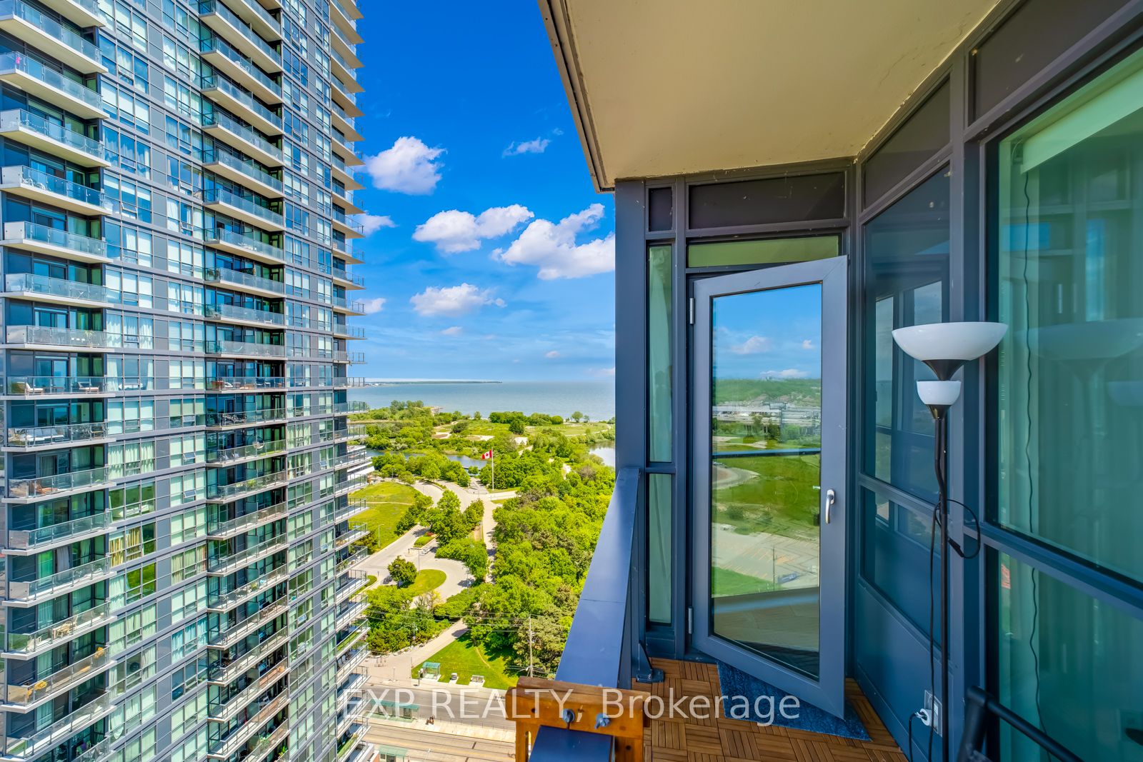 2212 Lake Shore Boulevard W 2509 Property Photo 1