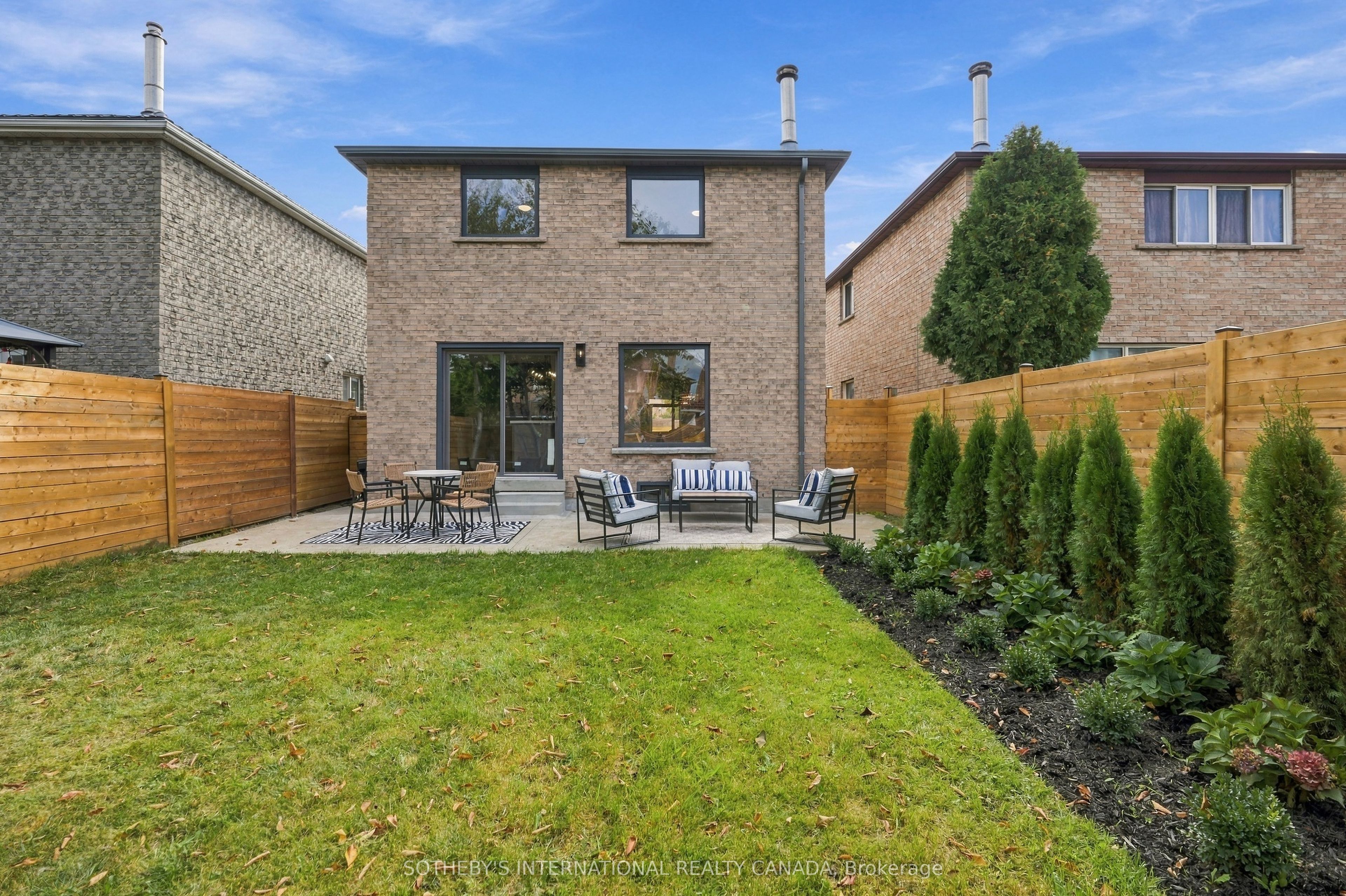 99 Sandmere Avenue Property Photo 2