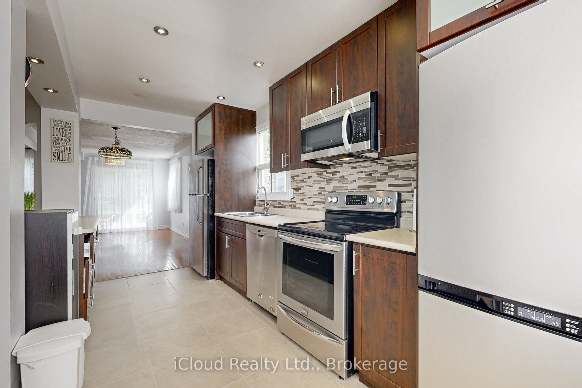 50 Denlow Drive Property Photo 6