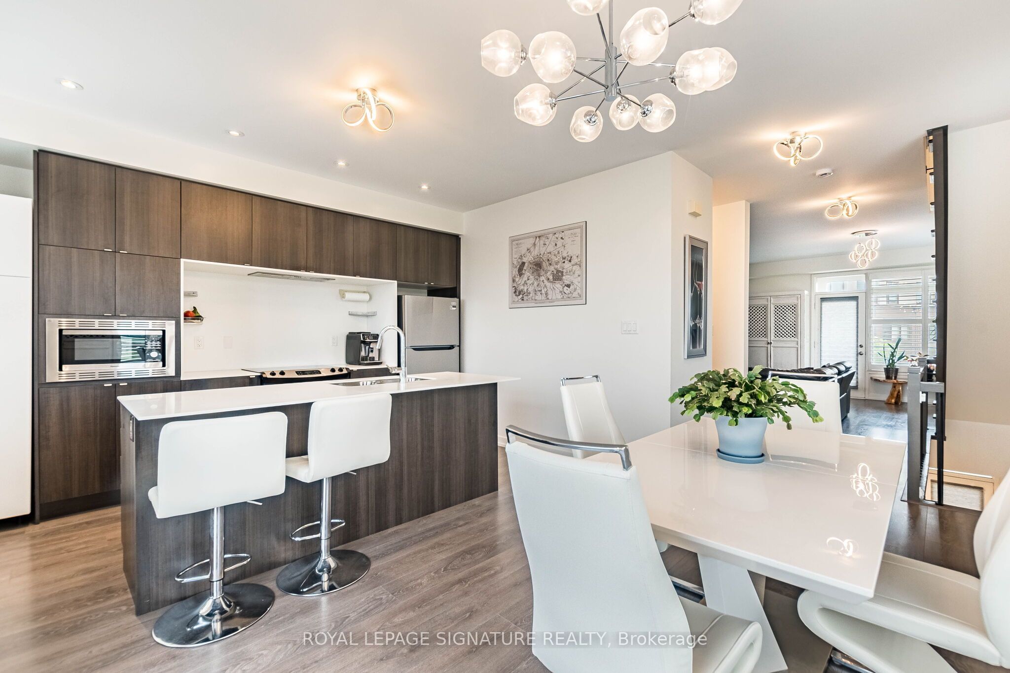 3121 Mintwood Circle Property Photo 5