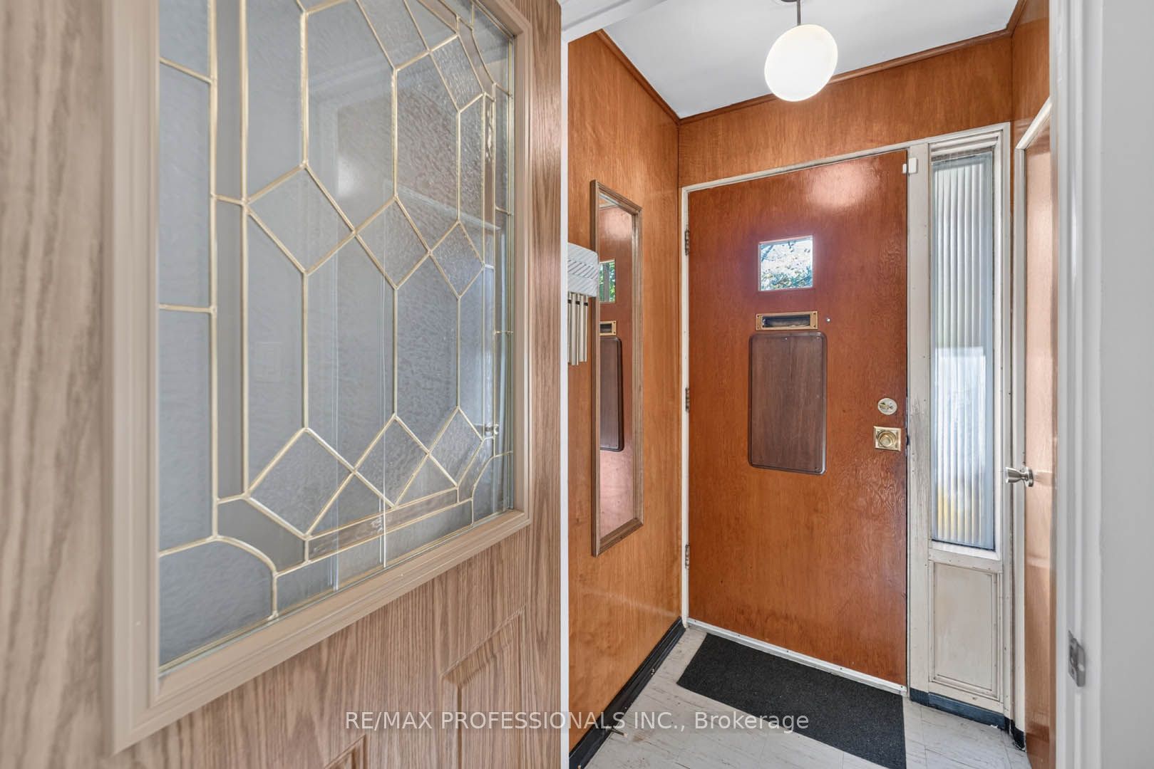 2467 Edenhurst Drive Property Photo 4