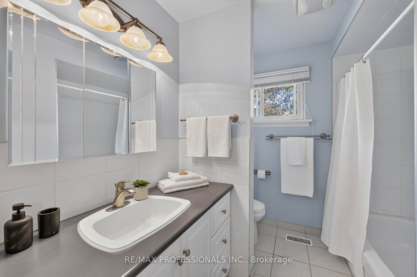 2467 Edenhurst Drive Property Photo 20