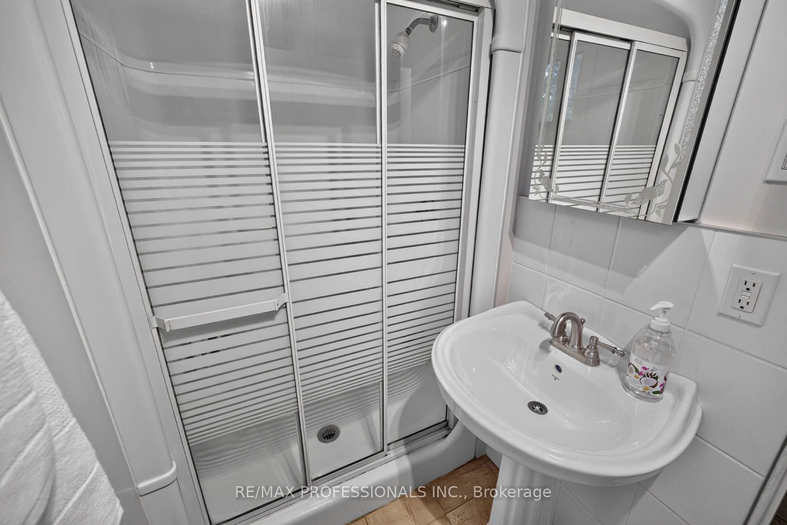 2467 Edenhurst Drive Property Photo 24