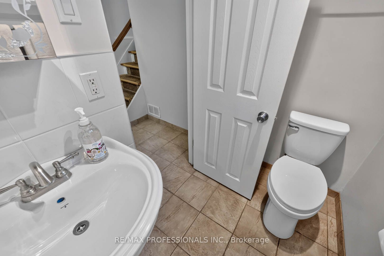 2467 Edenhurst Drive Property Photo 25