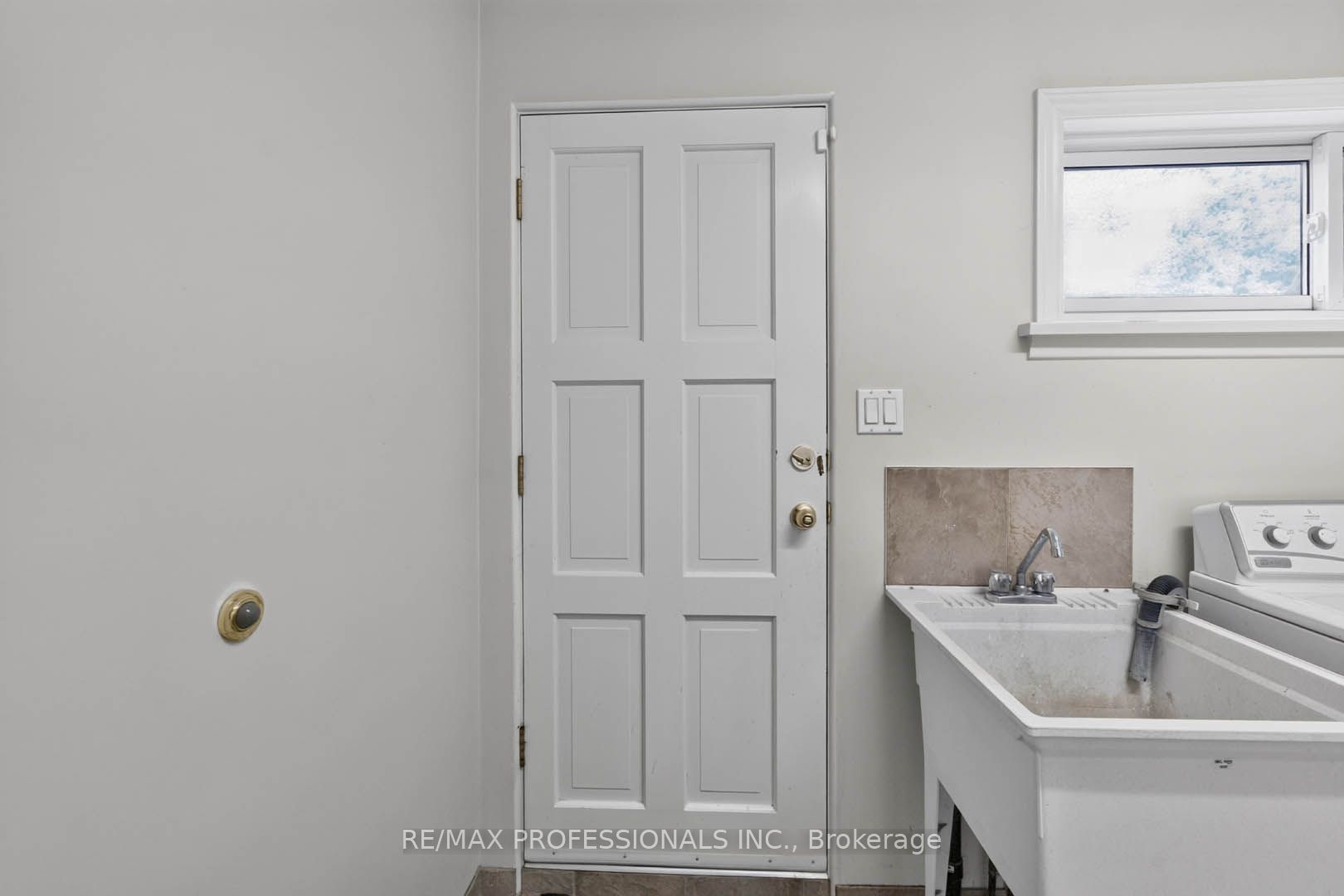 2467 Edenhurst Drive Property Photo 27