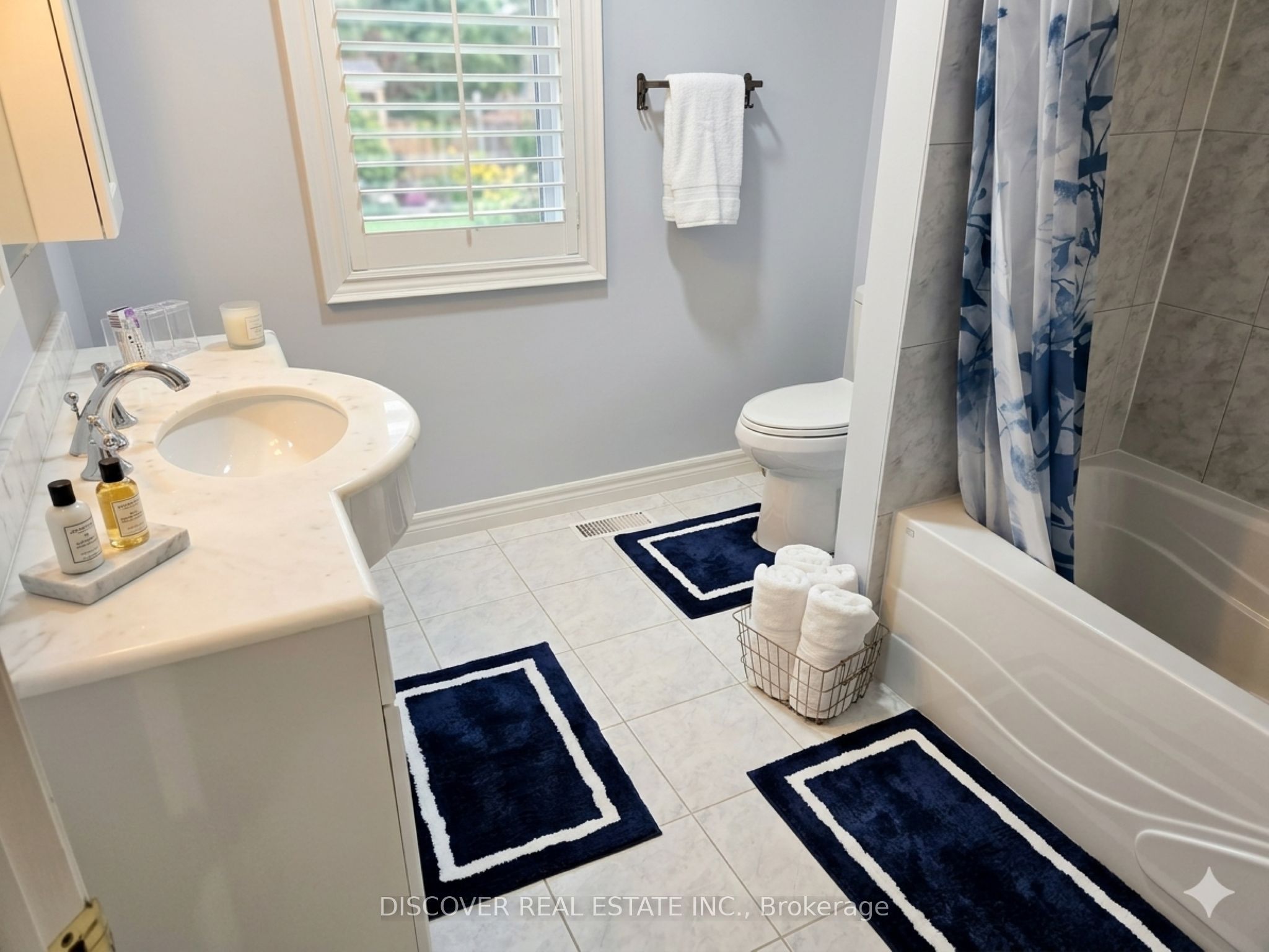 963 Hampton Crescent Property Photo 6