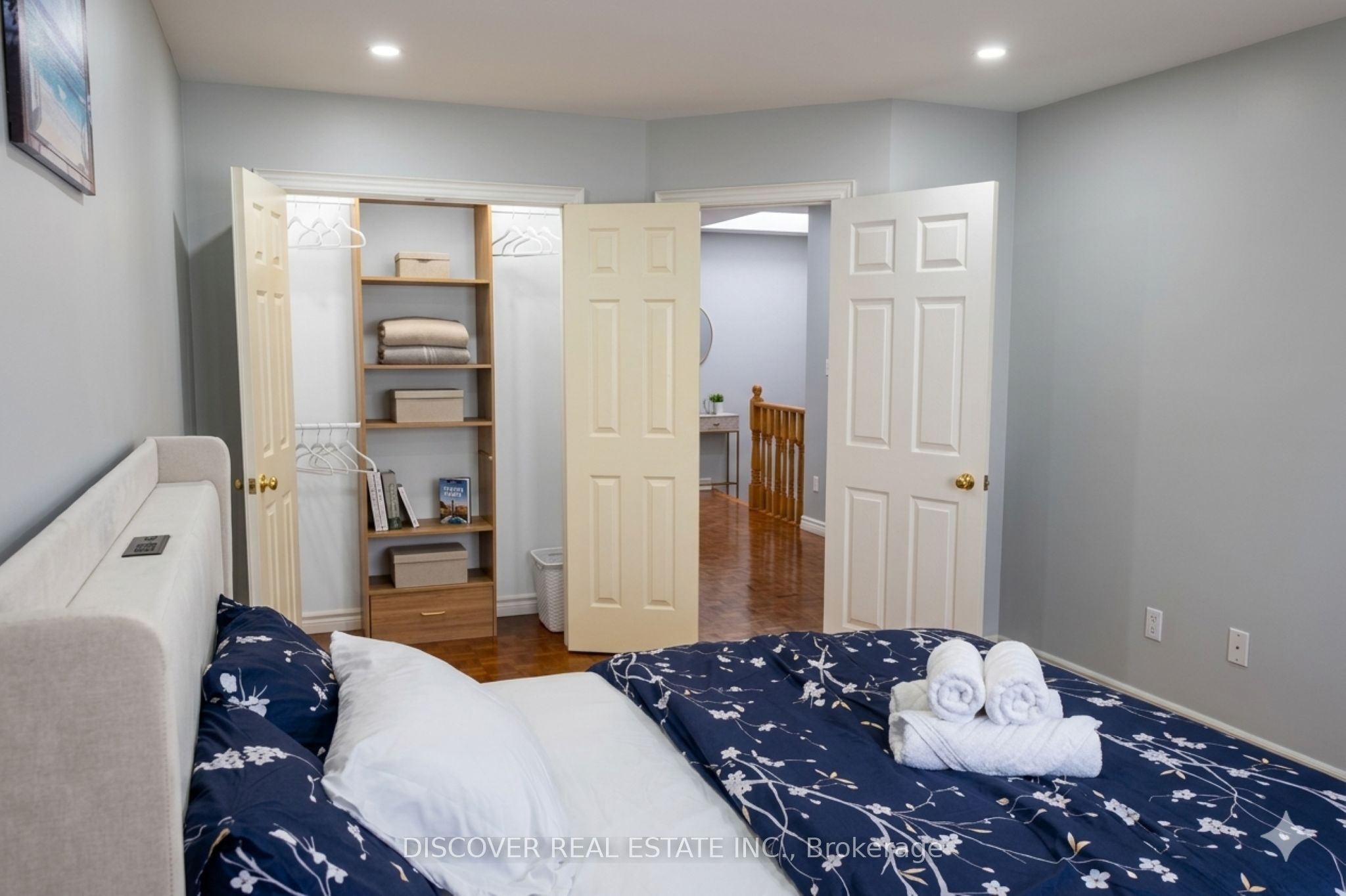 963 Hampton Crescent Property Photo 16