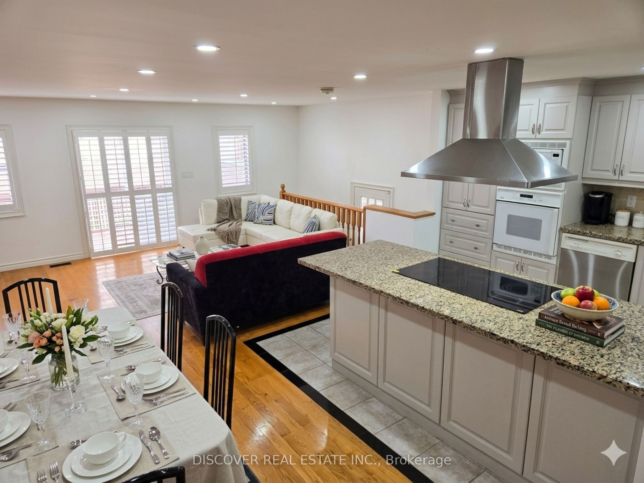 963 Hampton Crescent Property Photo 32