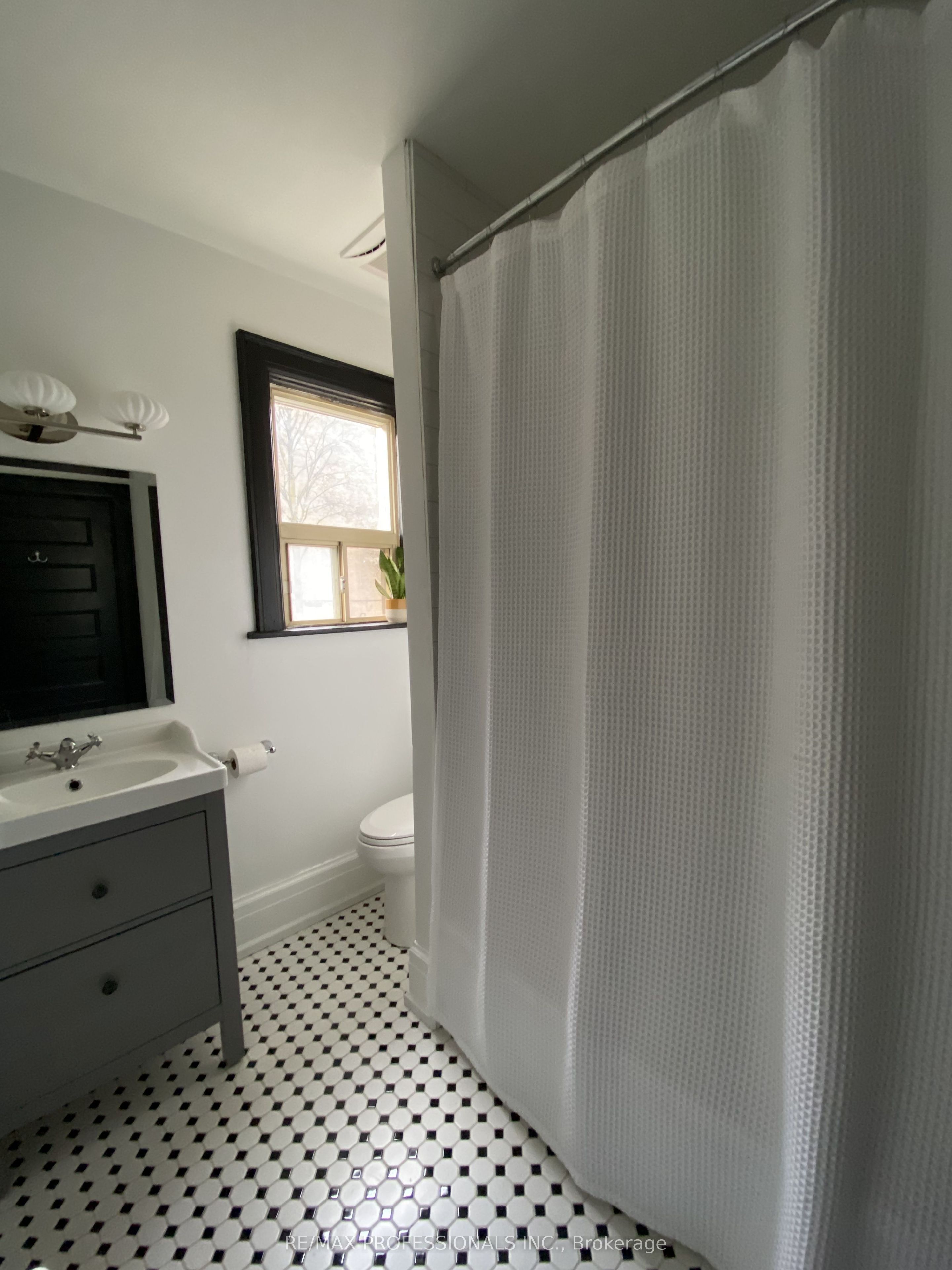 124 Close Avenue Property Photo 17