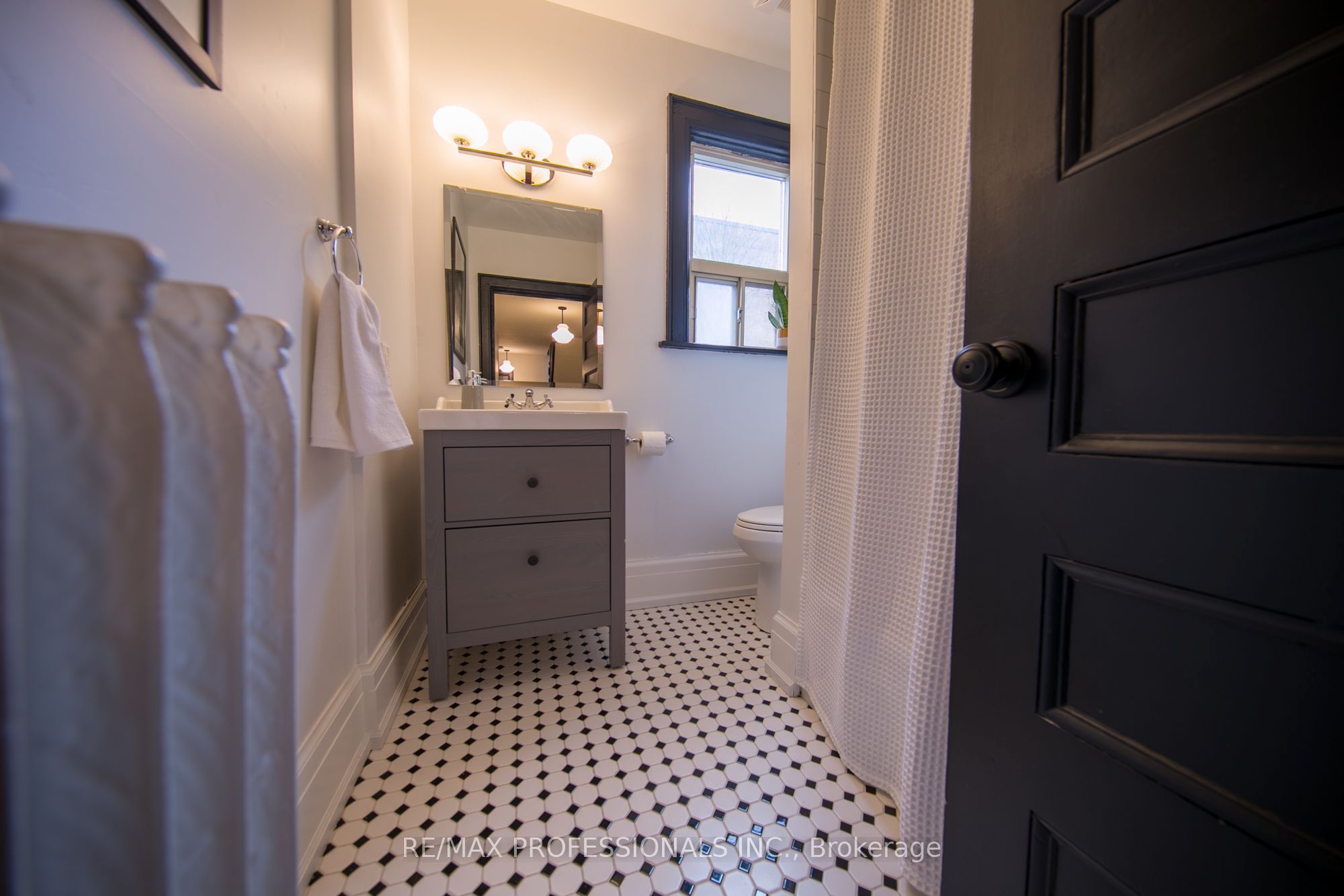 124 Close Avenue Property Photo 18