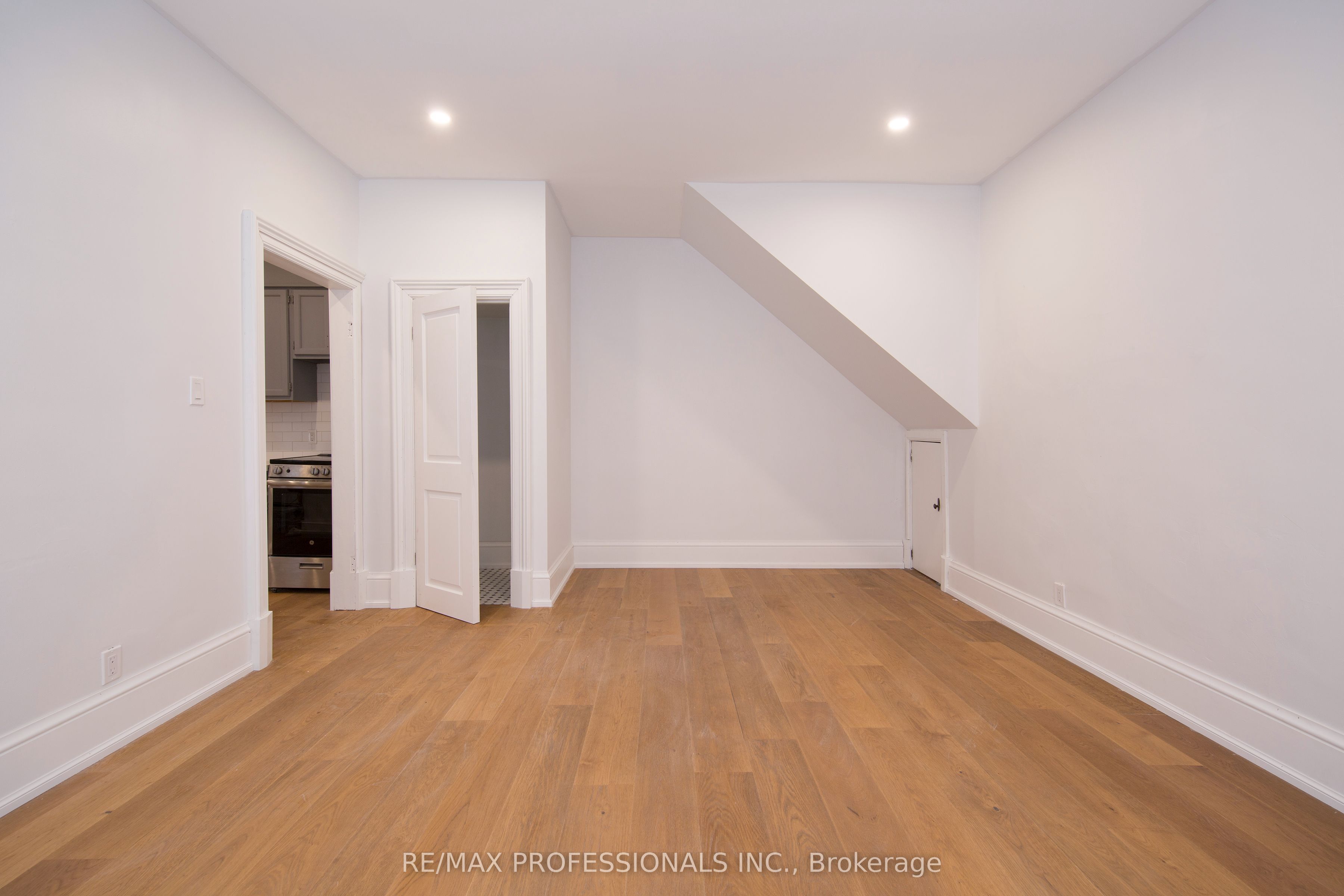 124 Close Avenue Property Photo 34