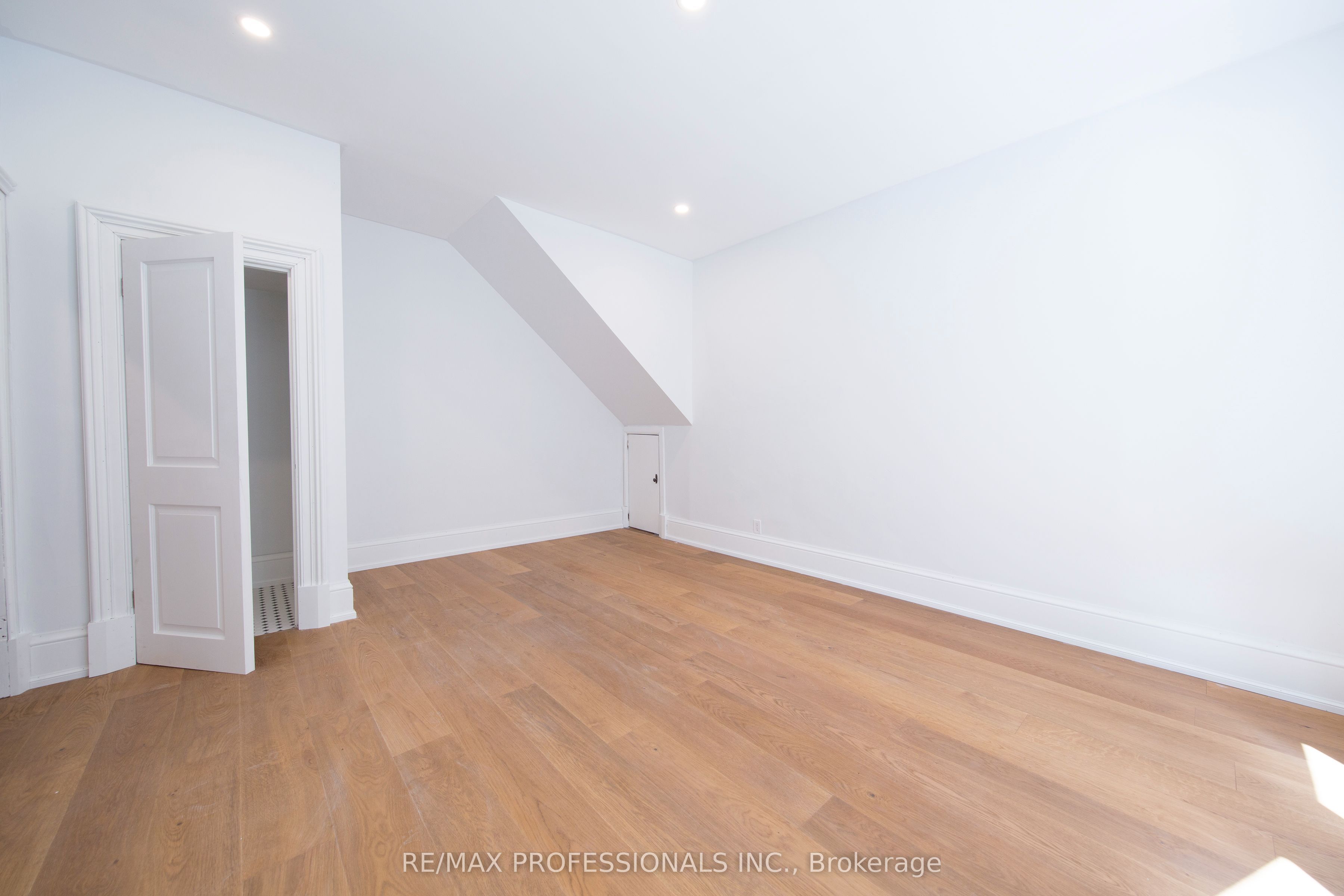 124 Close Avenue Property Photo 37