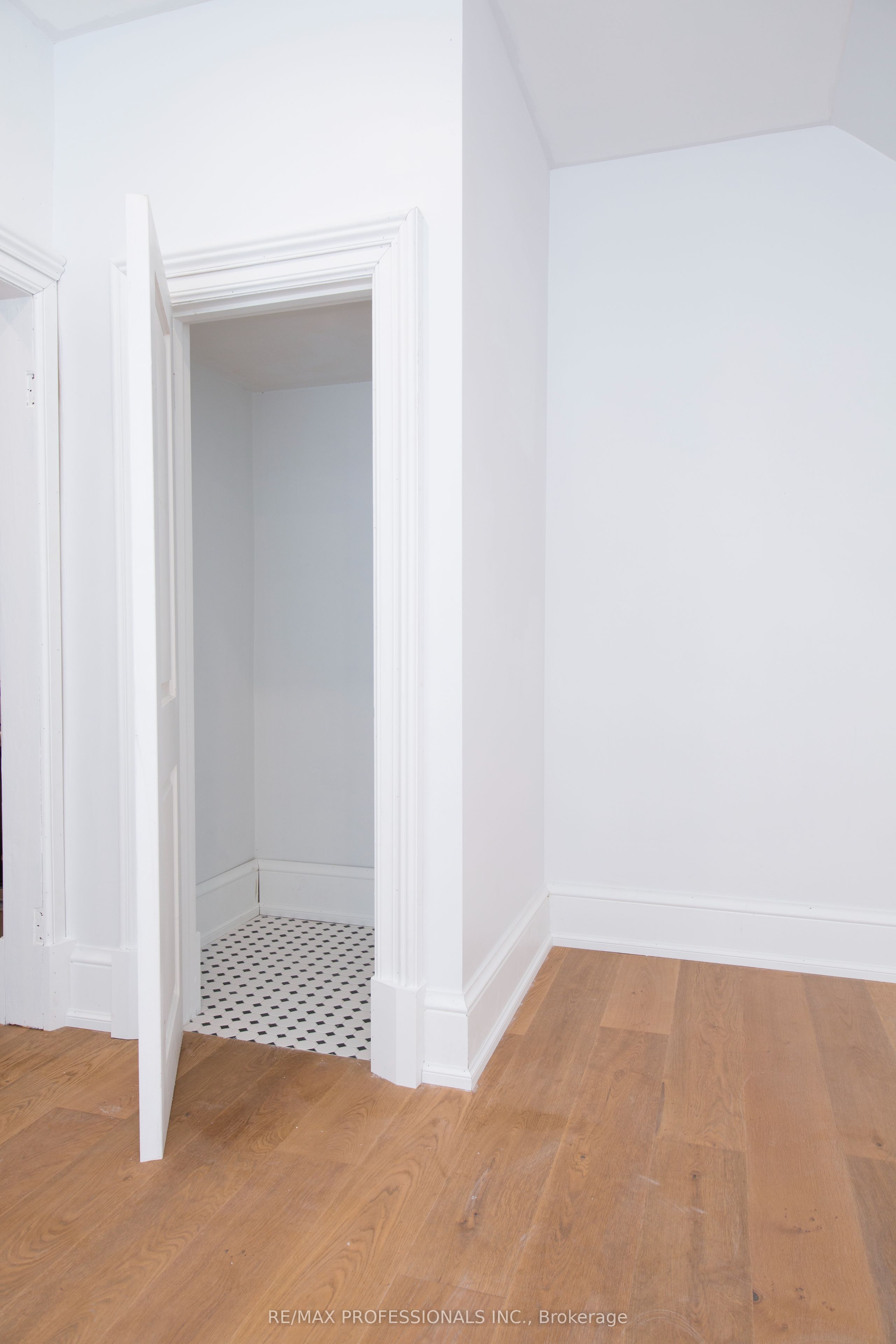 124 Close Avenue Property Photo 38