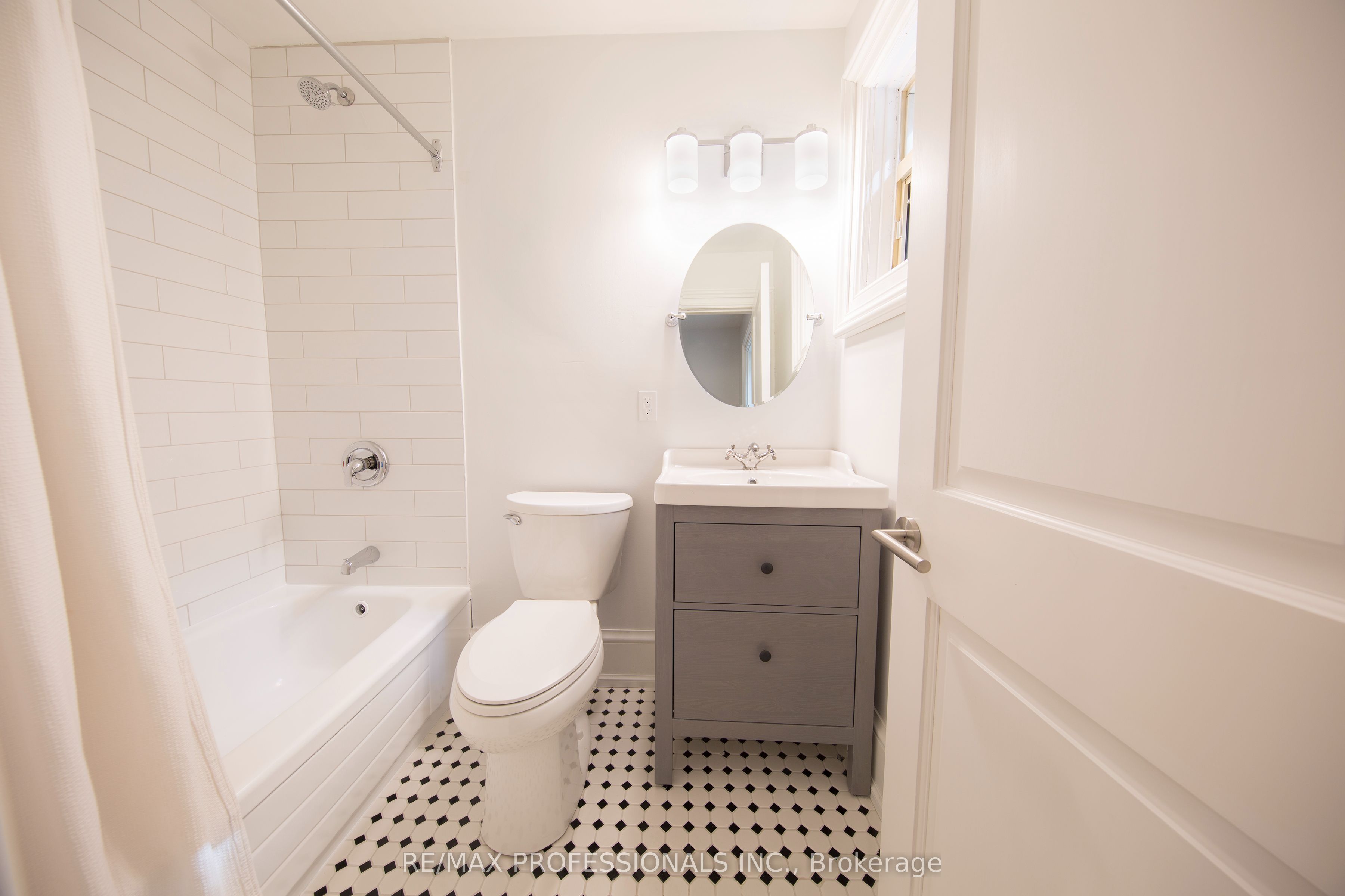 124 Close Avenue Property Photo 44