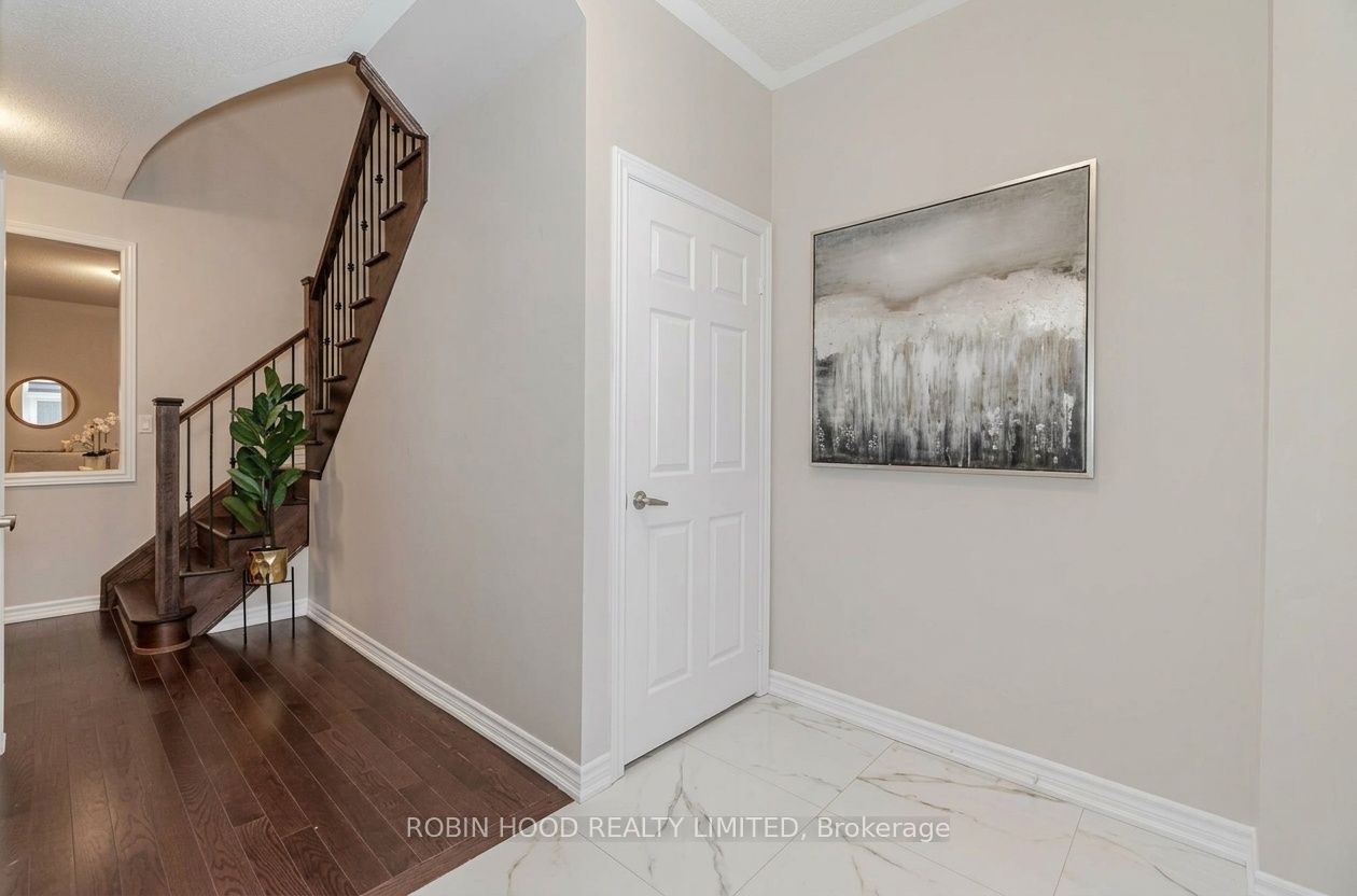 63 Royal Fern Crescent Property Photo 4