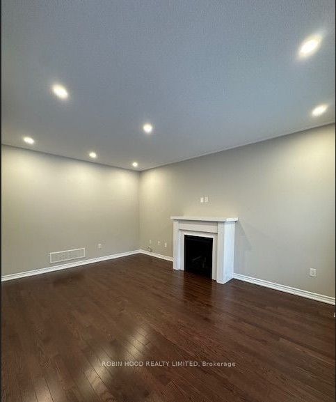 63 Royal Fern Crescent Property Photo 9