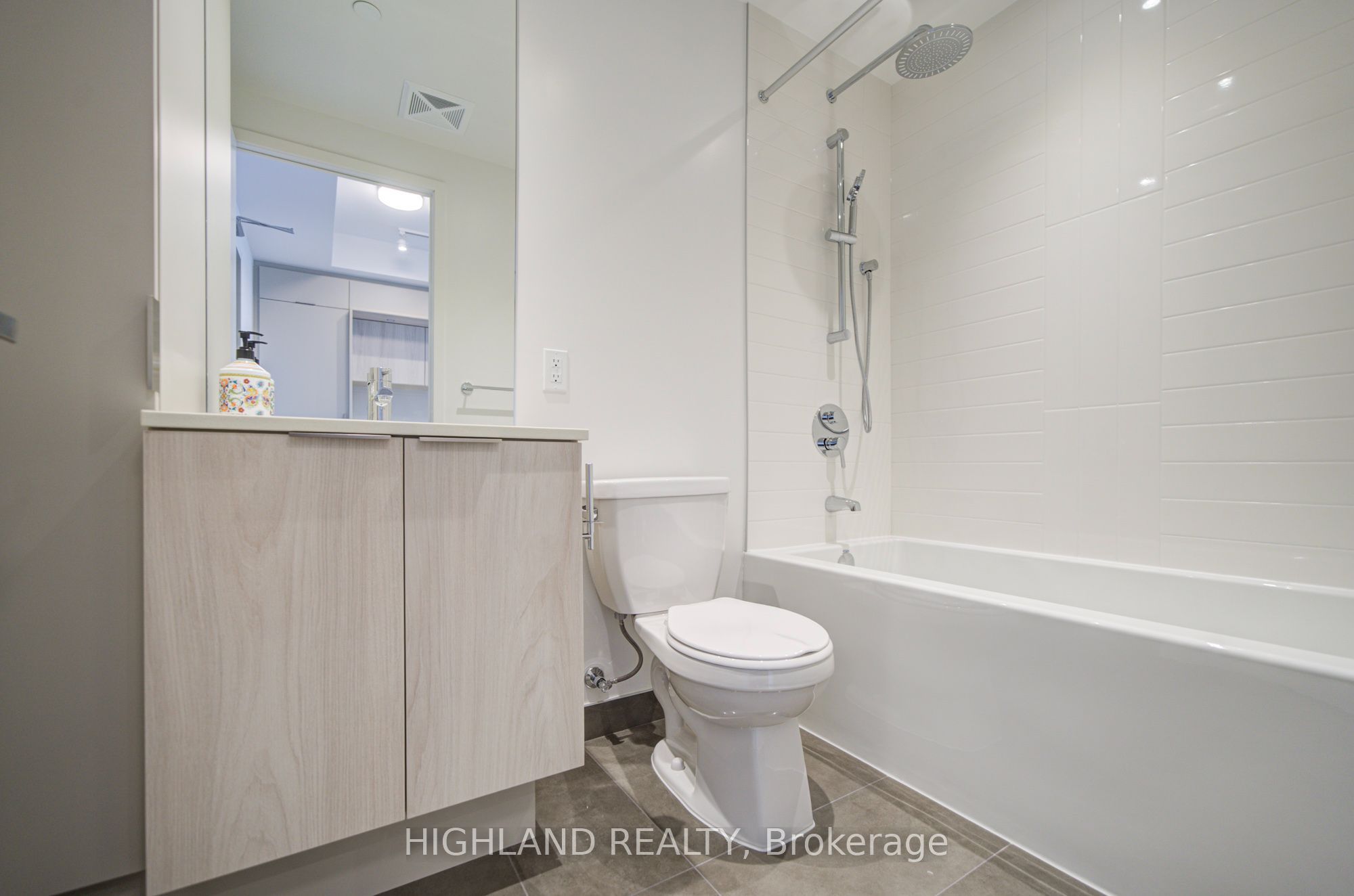 448 Burnhamthorpe Road W 6203 Property Photo 8
