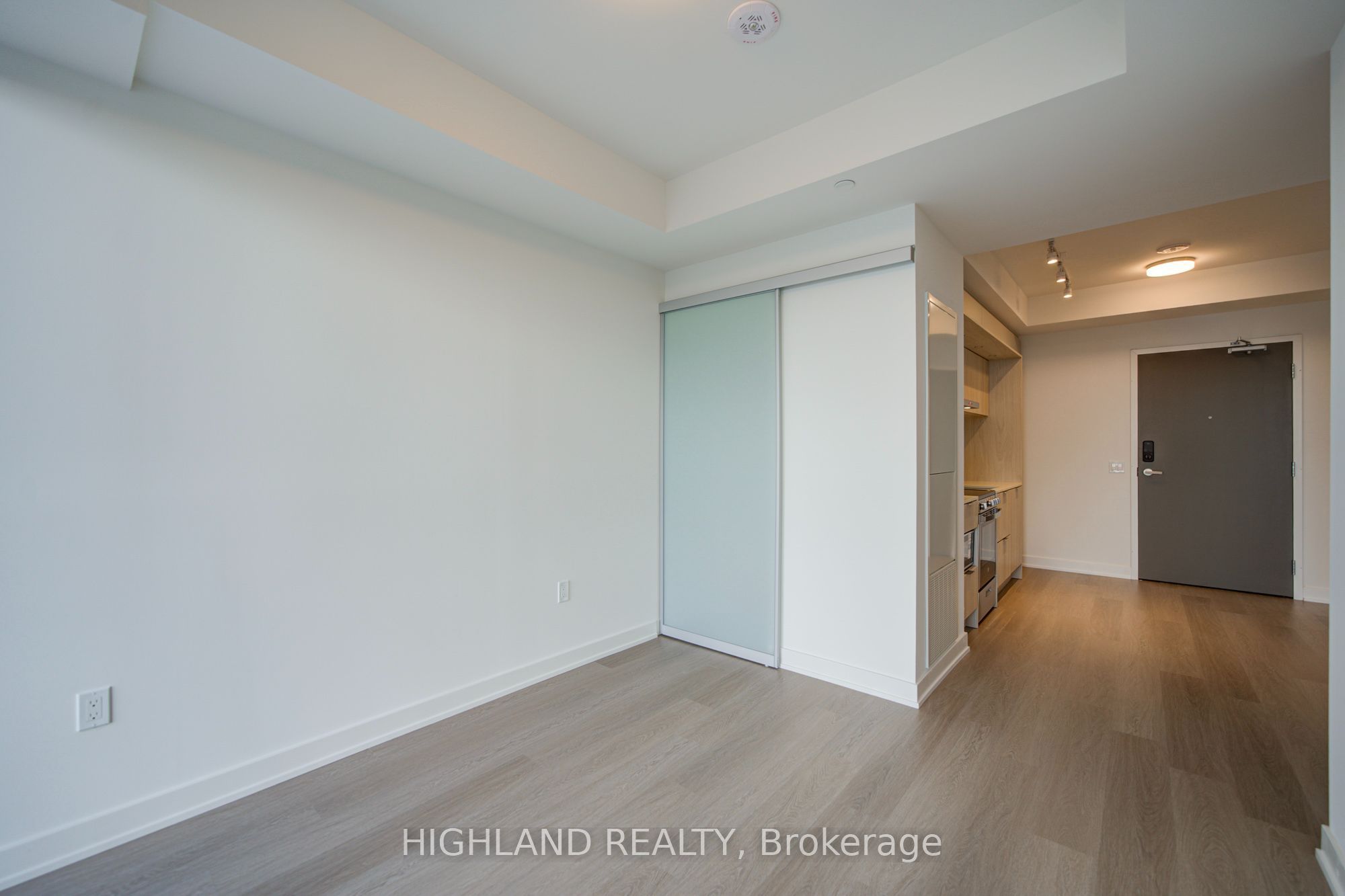 448 Burnhamthorpe Road W 6203 Property Photo 14